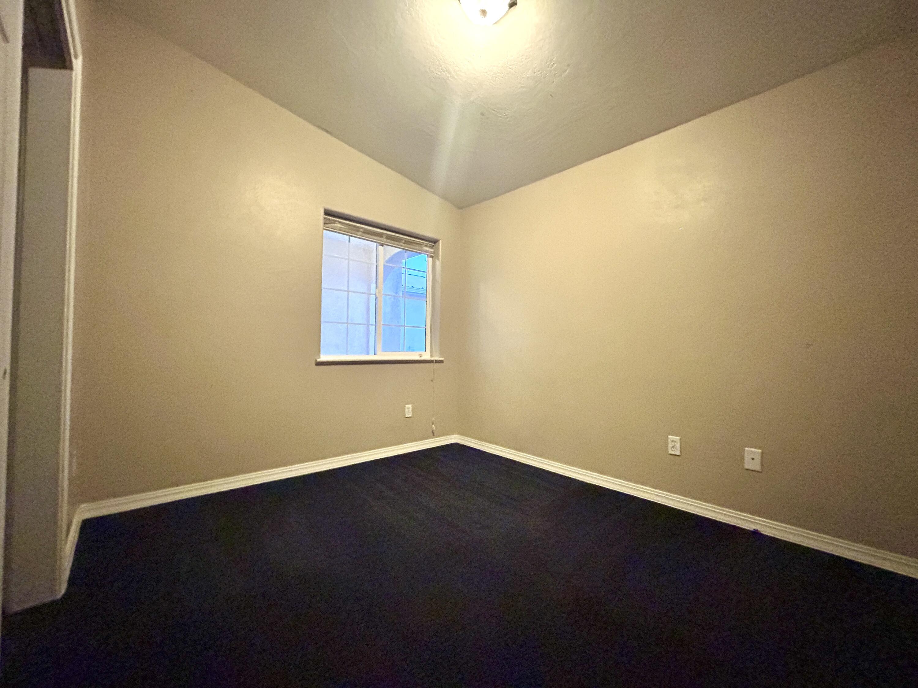 Photo 3 — 85 Hartel Place