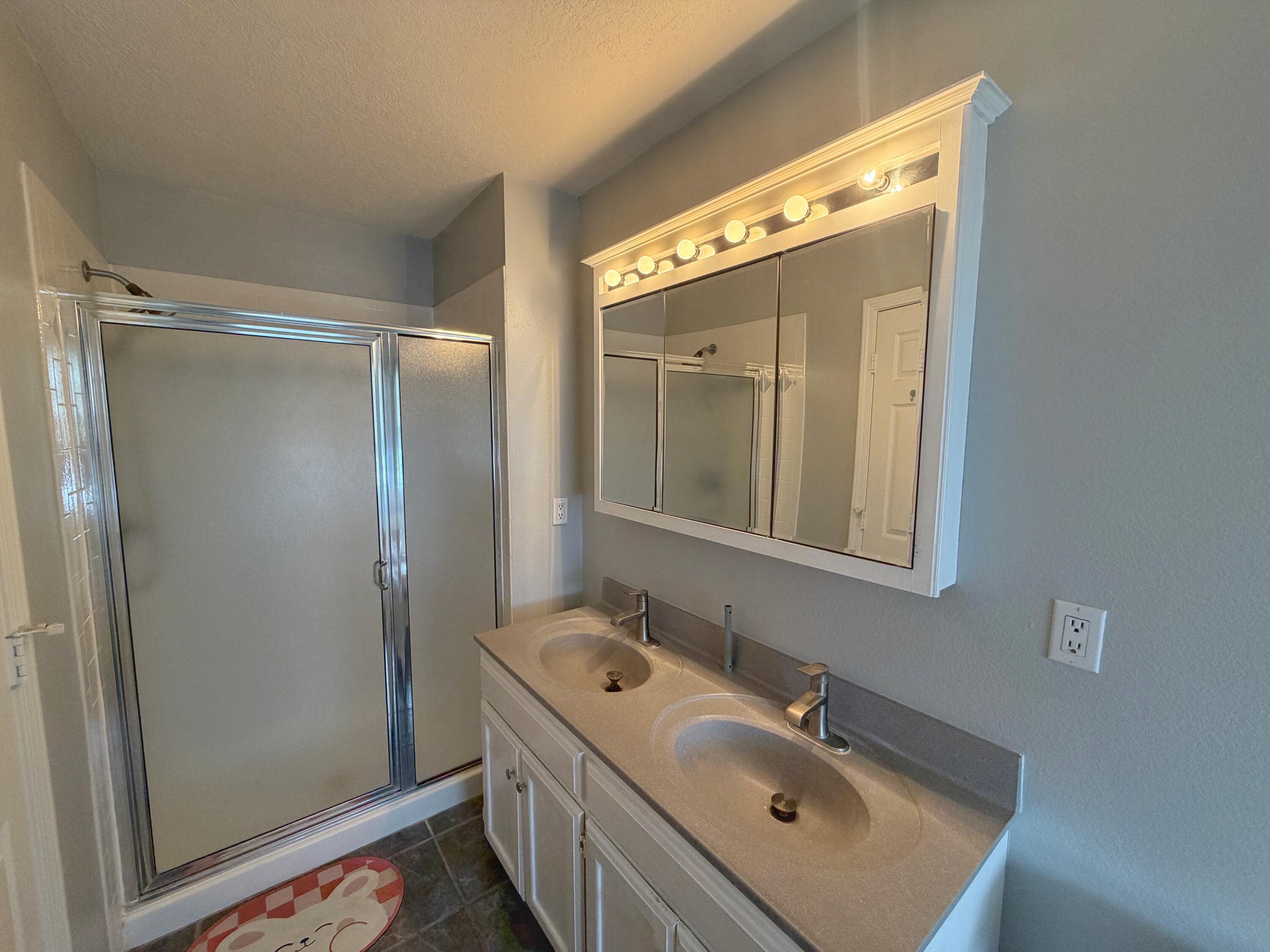 Photo 14 — 7300 Tricia Road NE