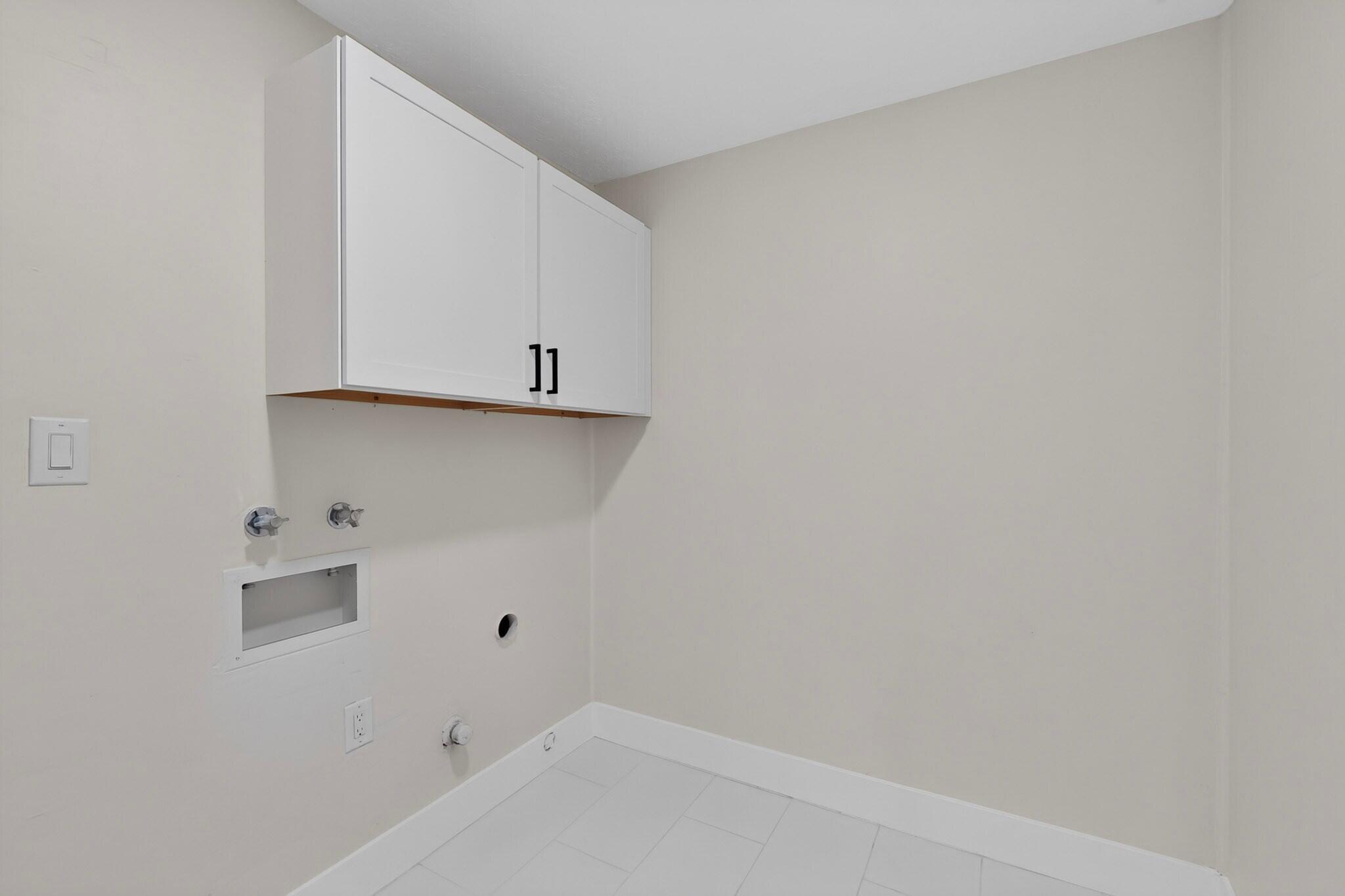 Photo 17 — 12220 Palm Springs Avenue NE