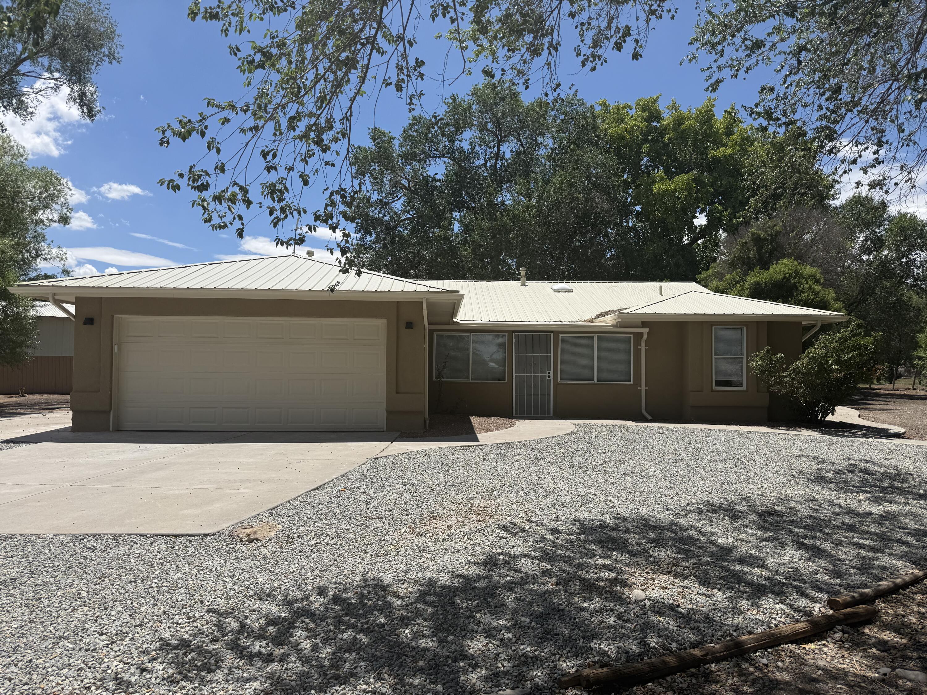 14 Burch Lane, Los Lunas, NM 87031