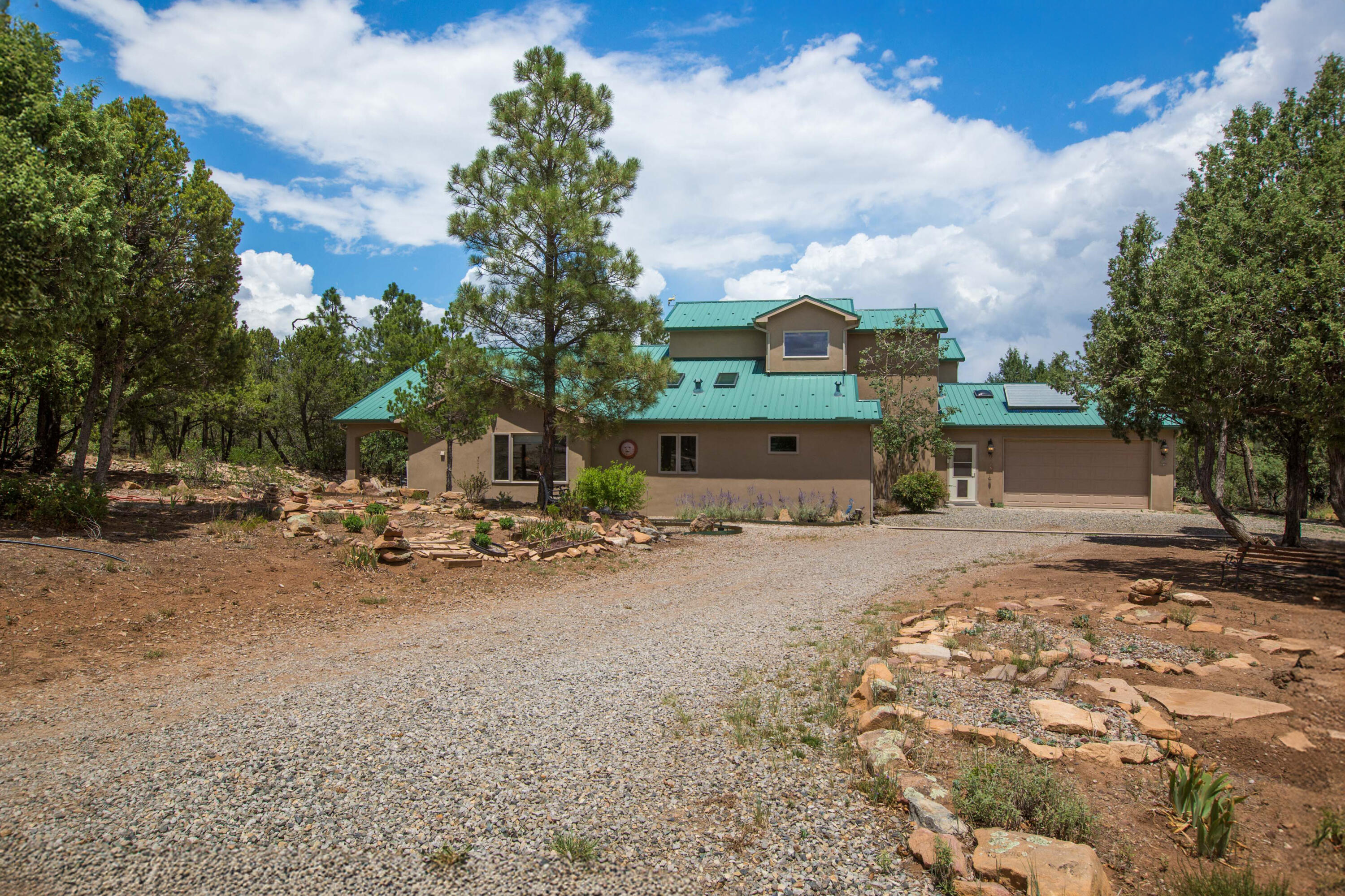 29 Upper Juan Tomas Road, Tijeras, NM 87059