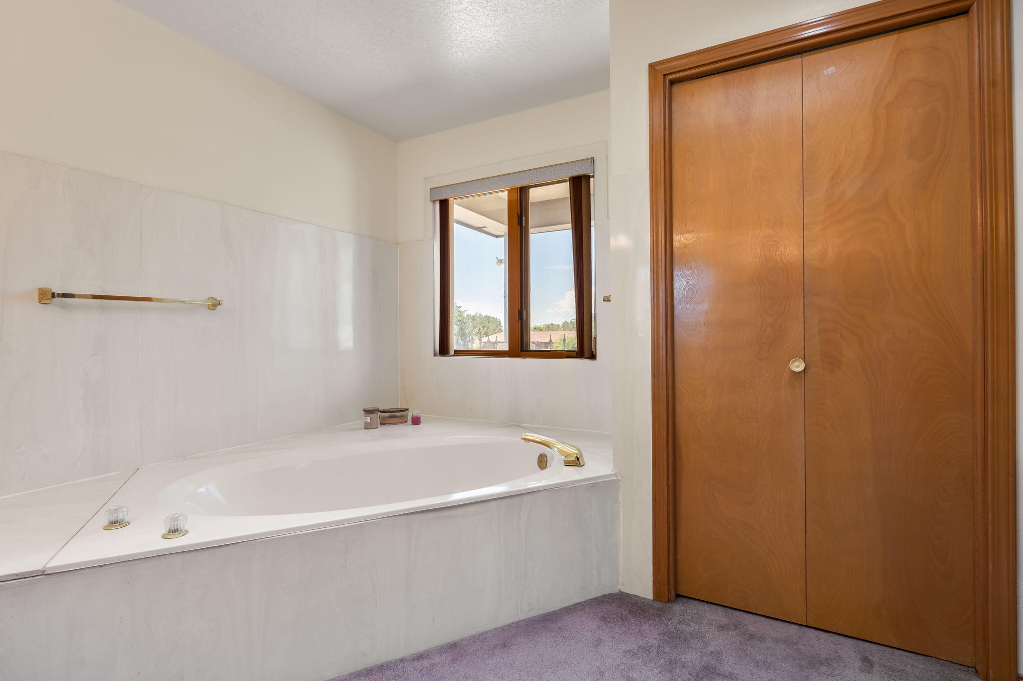 Photo 5 — 607 Willowbrook Lane