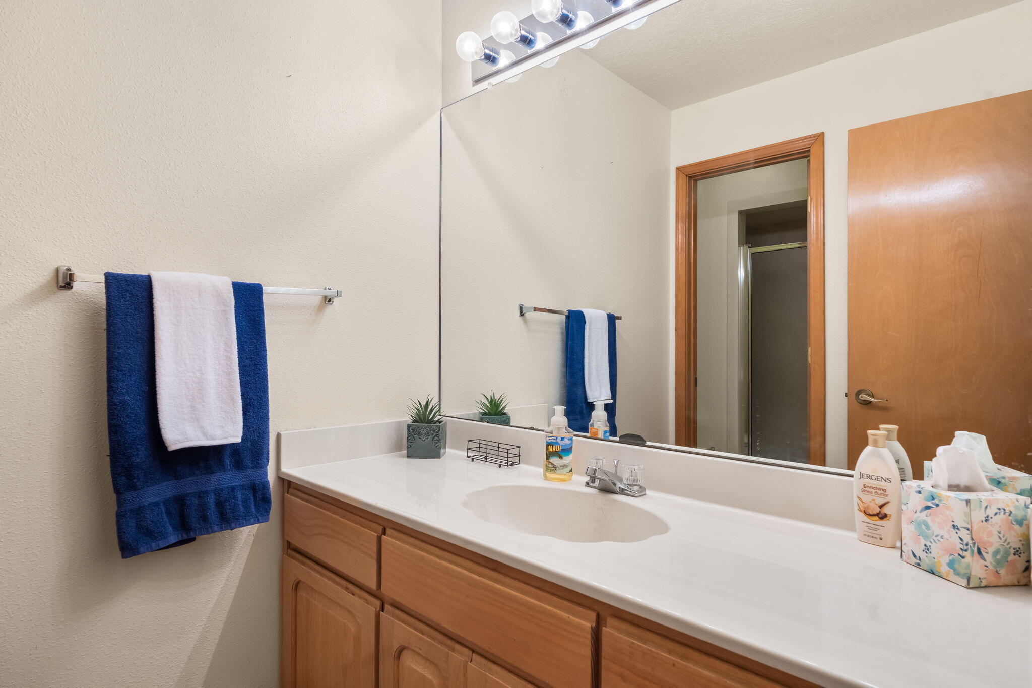 Photo 8 — 607 Willowbrook Lane