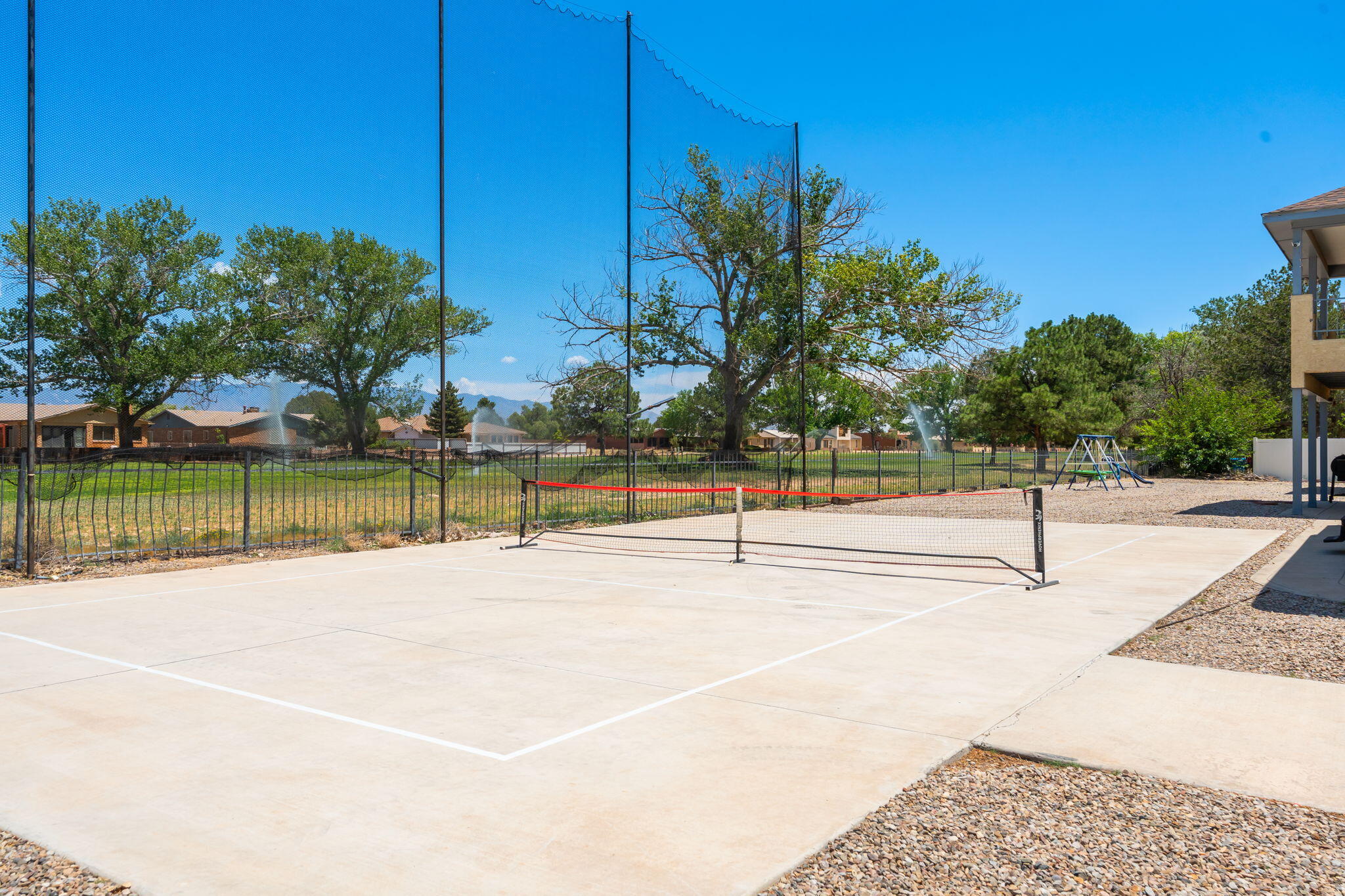 Photo 10 — 607 Willowbrook Lane