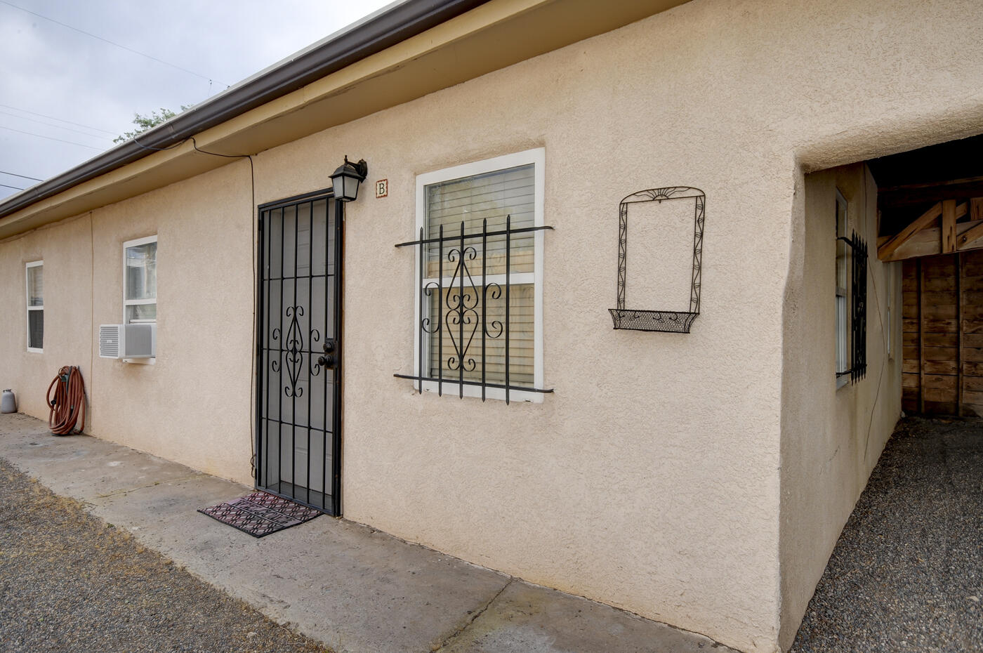 Photo 4 — 1616 Coal Avenue SE C