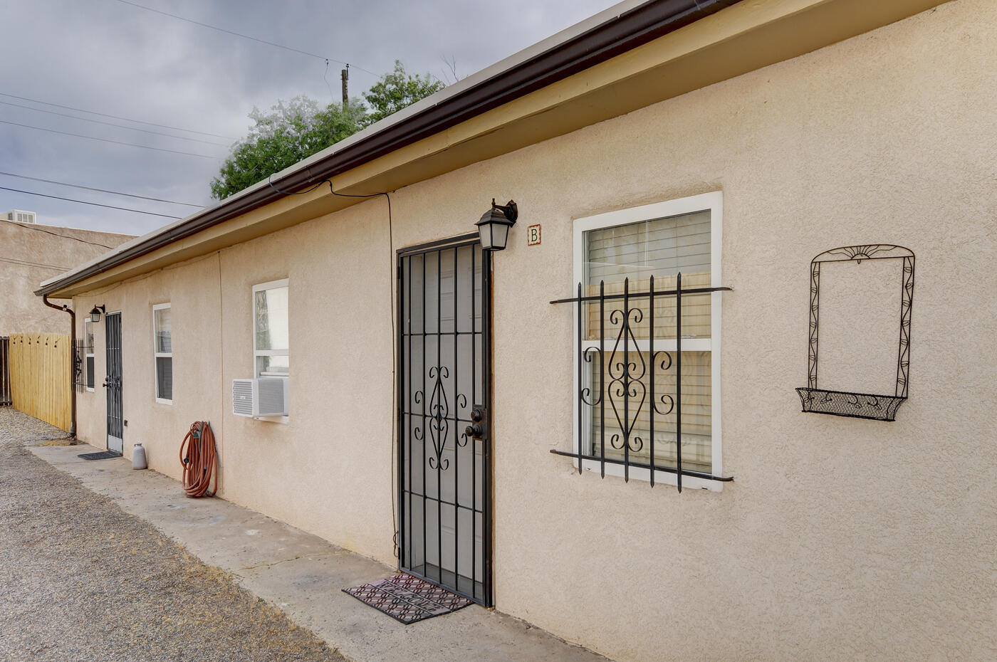 Photo 5 — 1616 Coal Avenue SE C
