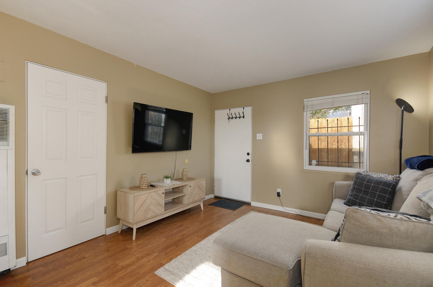 Photo 18 — 1616 Coal Avenue SE C