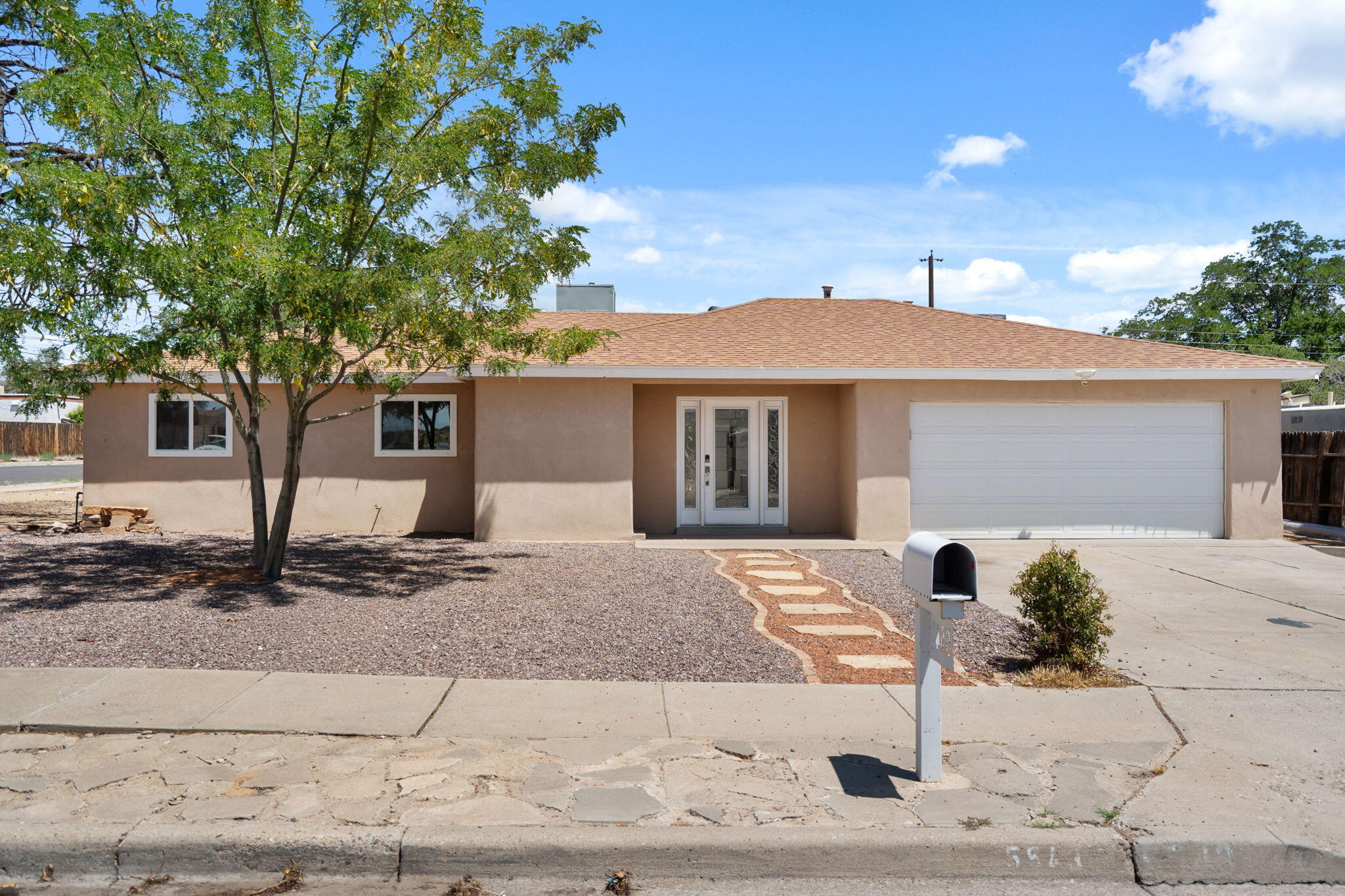 5543 Furman Avenue NW, Albuquerque, NM 87114