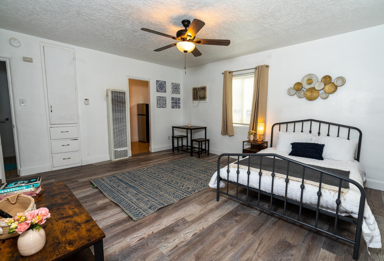 545 Cedar Street SE 13, Albuquerque, NM 87106