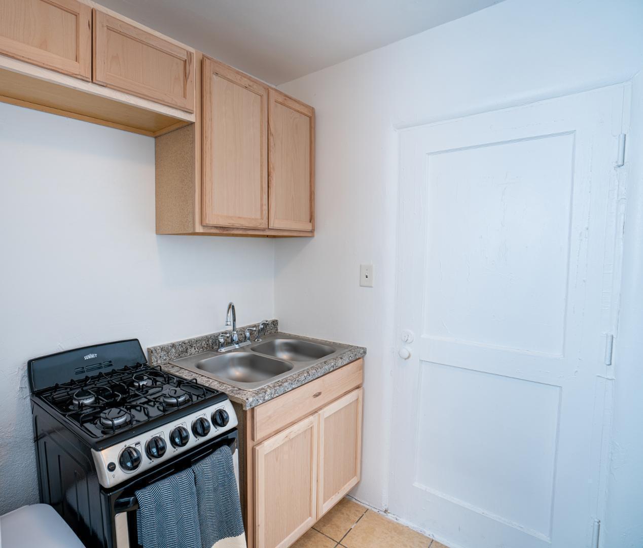 Photo 2 — 545 Cedar Street SE 13