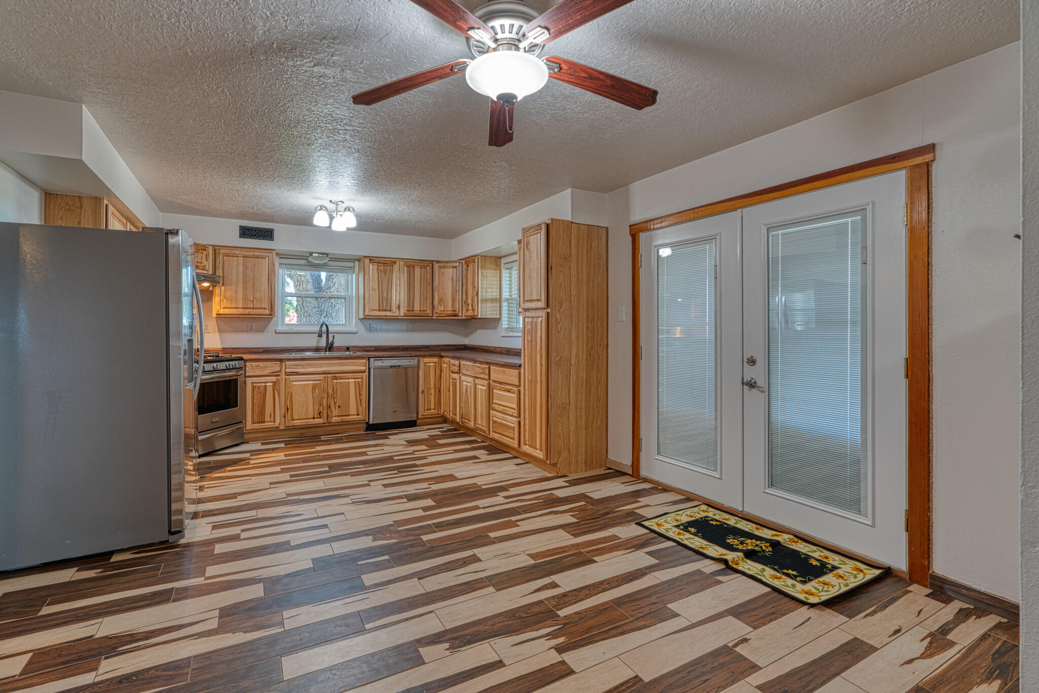 Photo 19 — 391 W Howell Road
