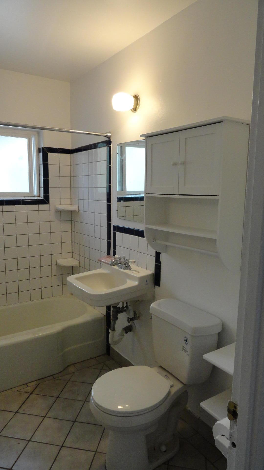Photo 20 — 725 Carlisle Boulevard NE