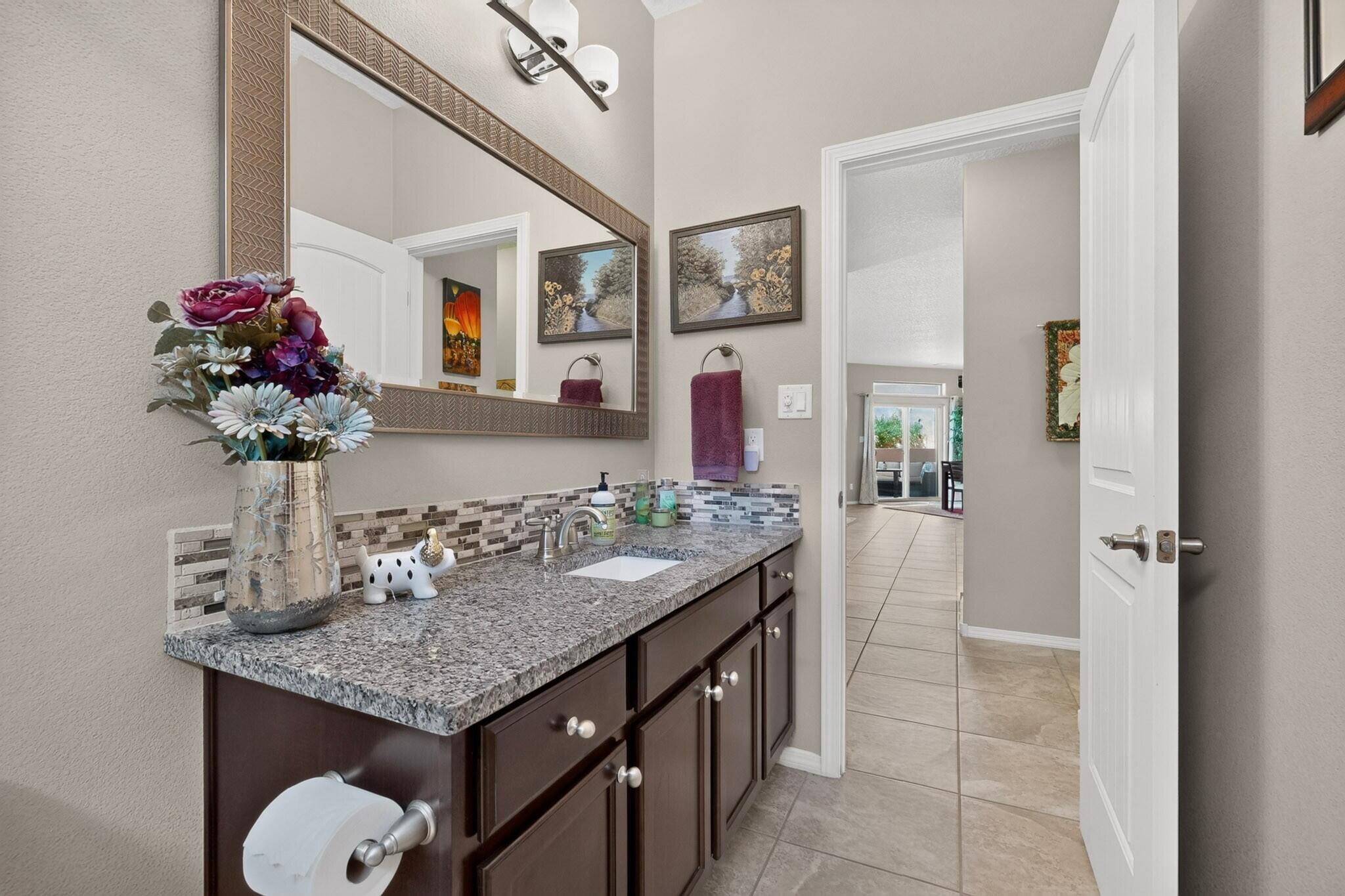 Photo 4 — 1623 Vista De Colinas Drive SE