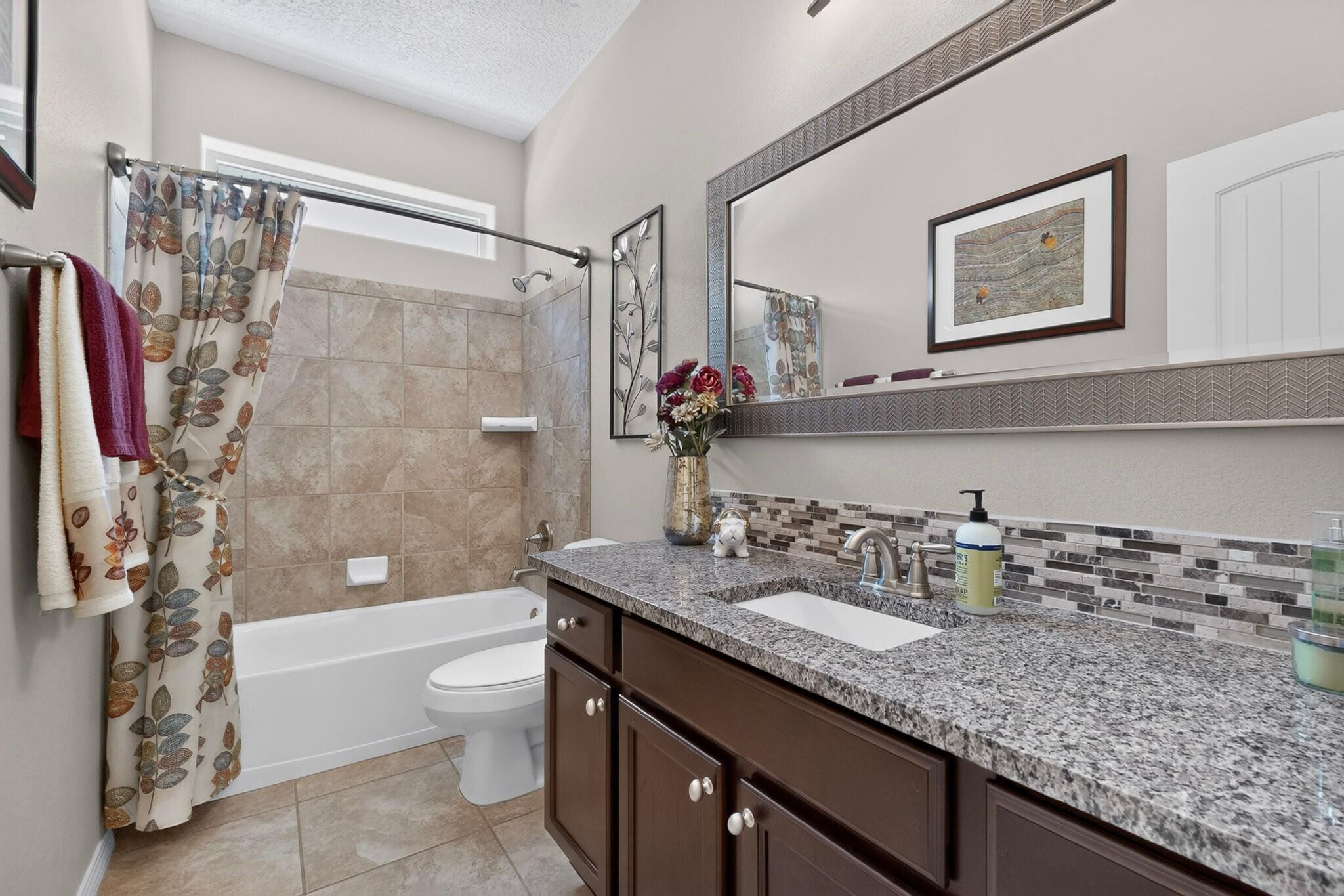 Photo 5 — 1623 Vista De Colinas Drive SE