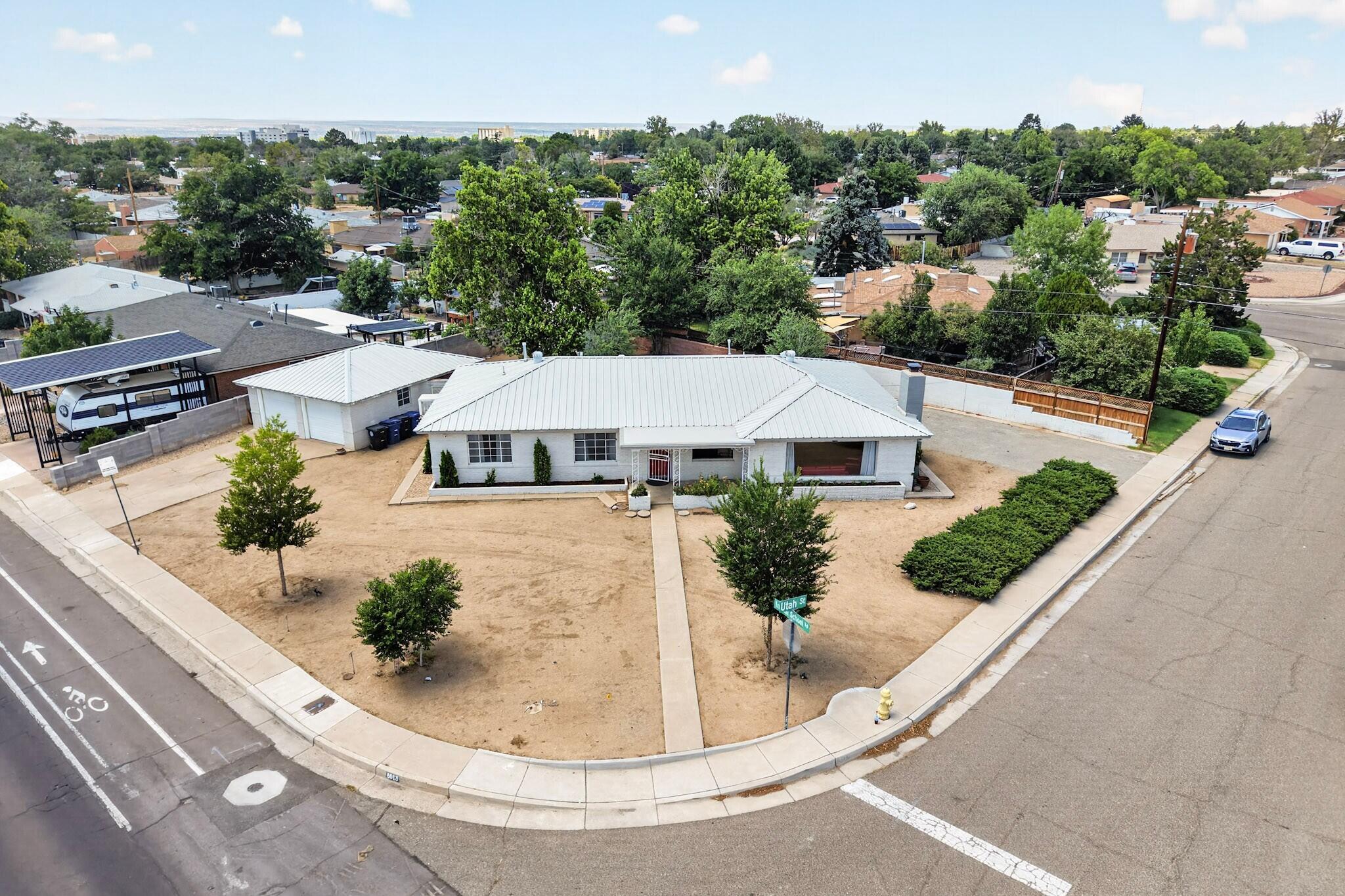 Photo 18 — 8013 Indian School Road NE