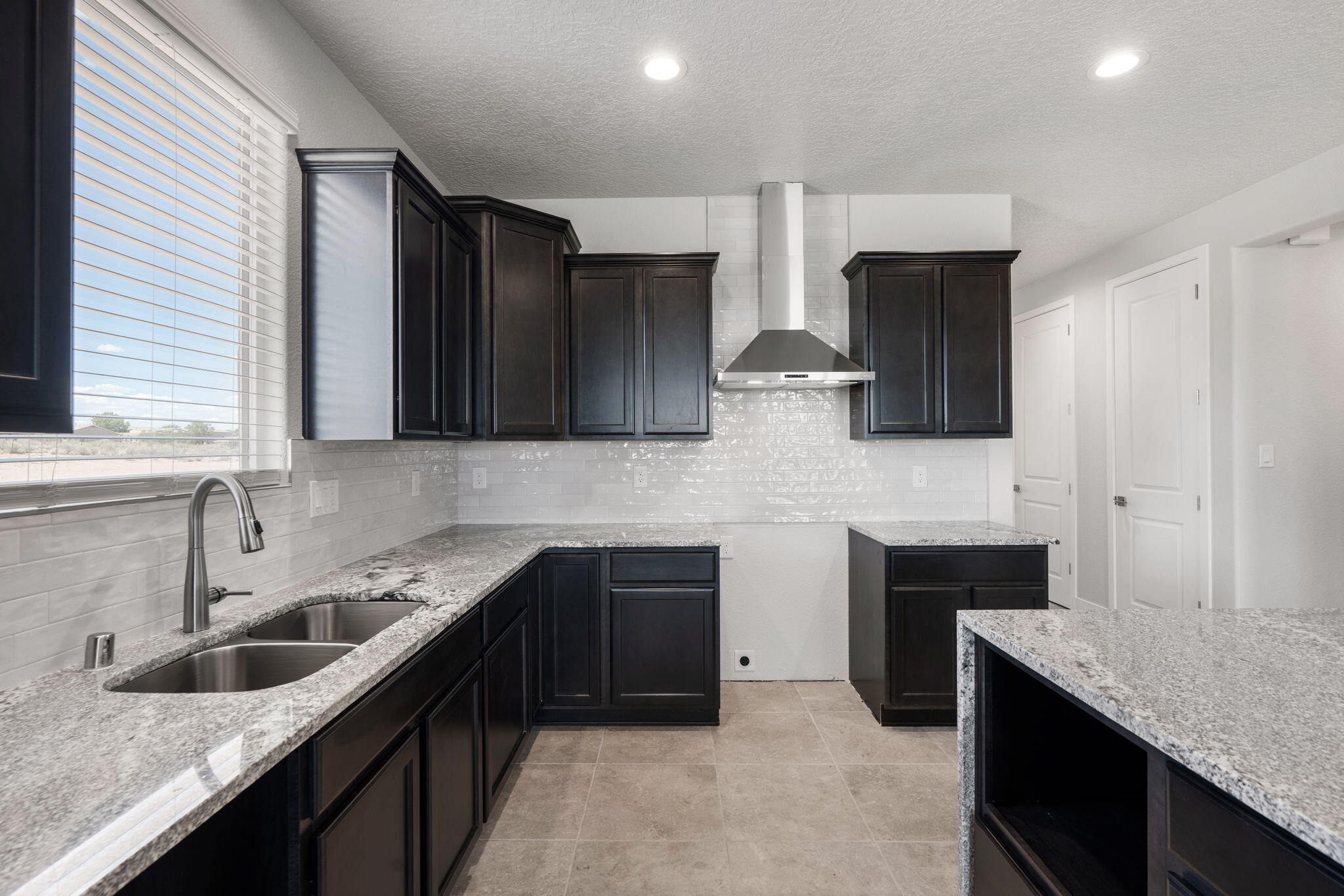 Photo 11 — 2708 Ema Court NE