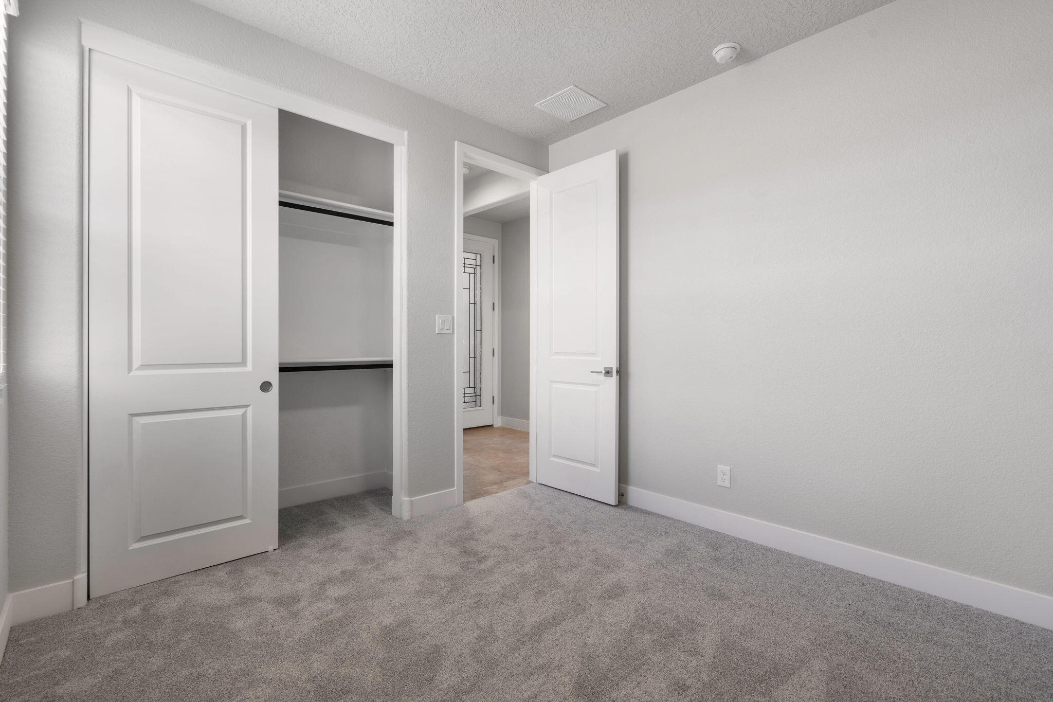 Photo 6 — 2708 Ema Court NE