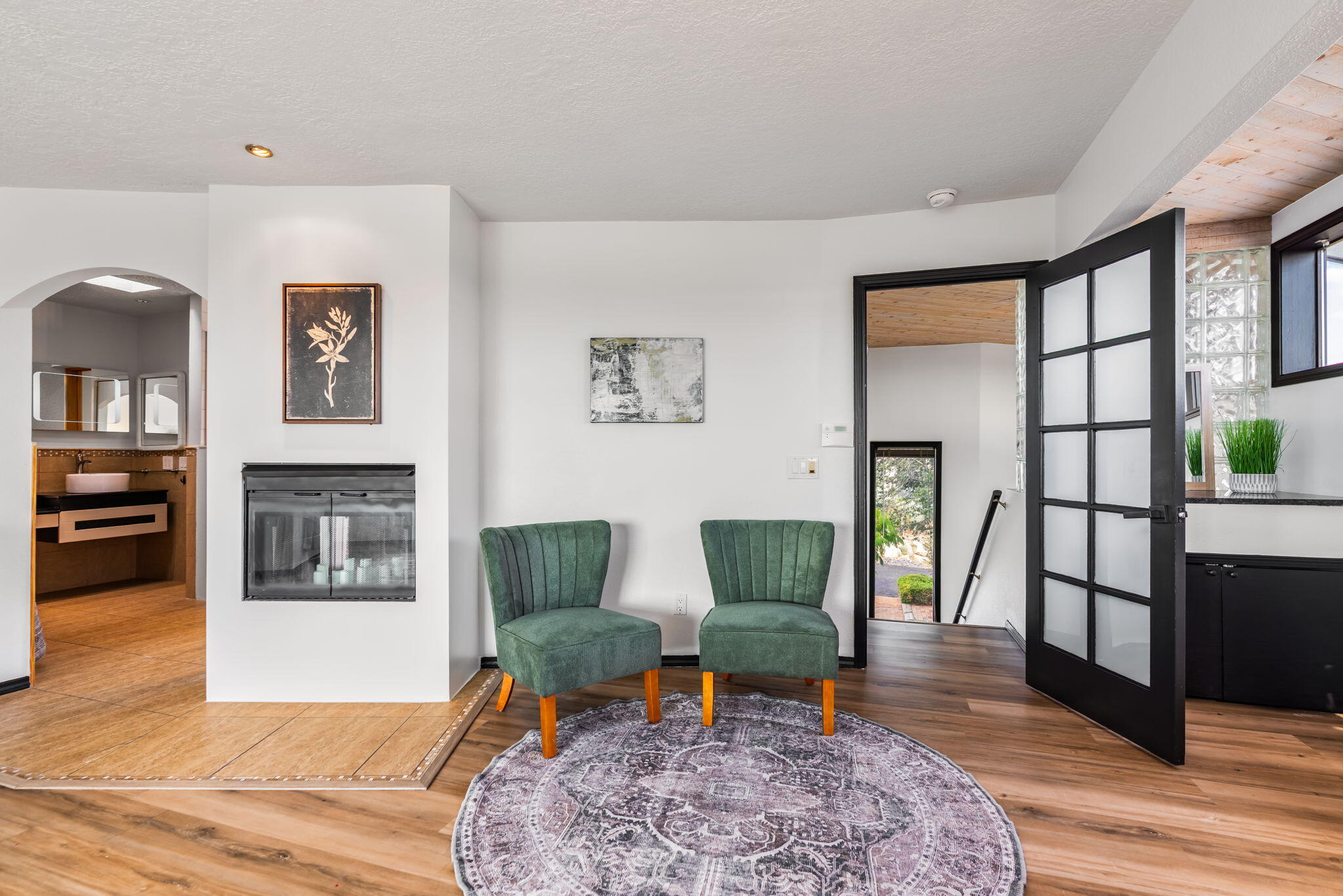 Photo 8 — 11600 San Rafael Avenue NE