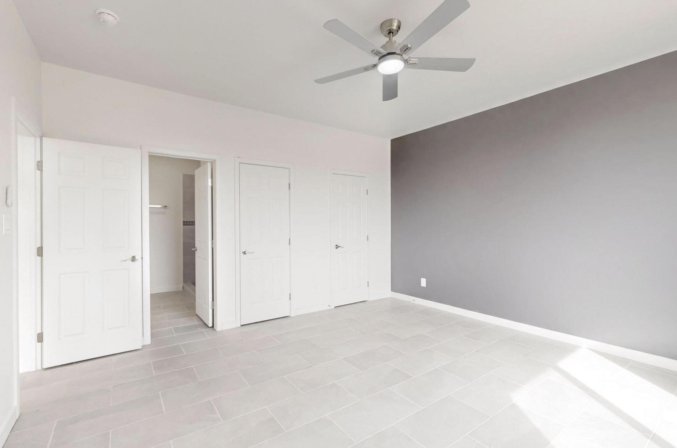 Photo 5 — 408 4th Street NE