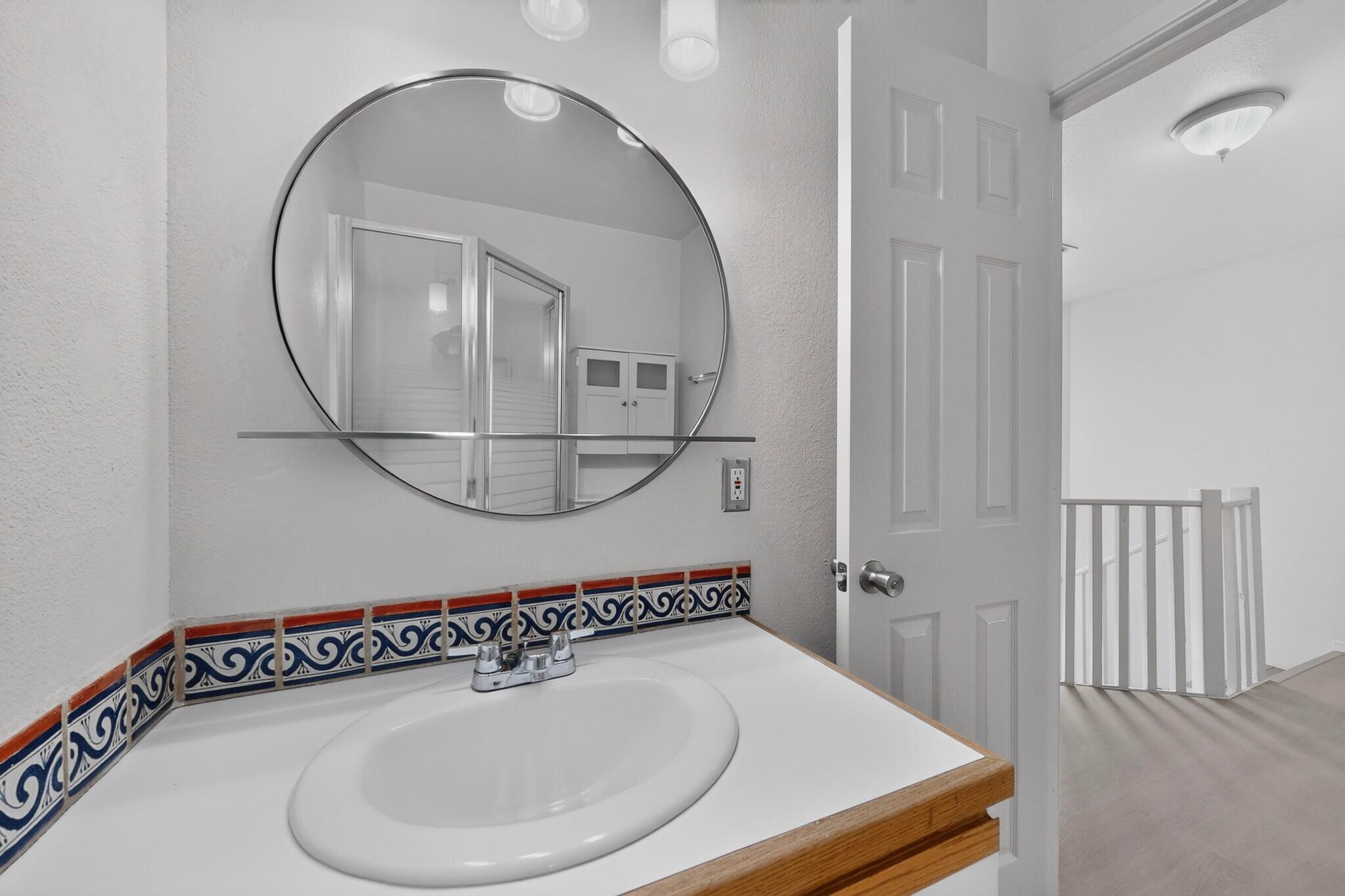 Photo 16 — 615 Menaul Boulevard NW UNIT E