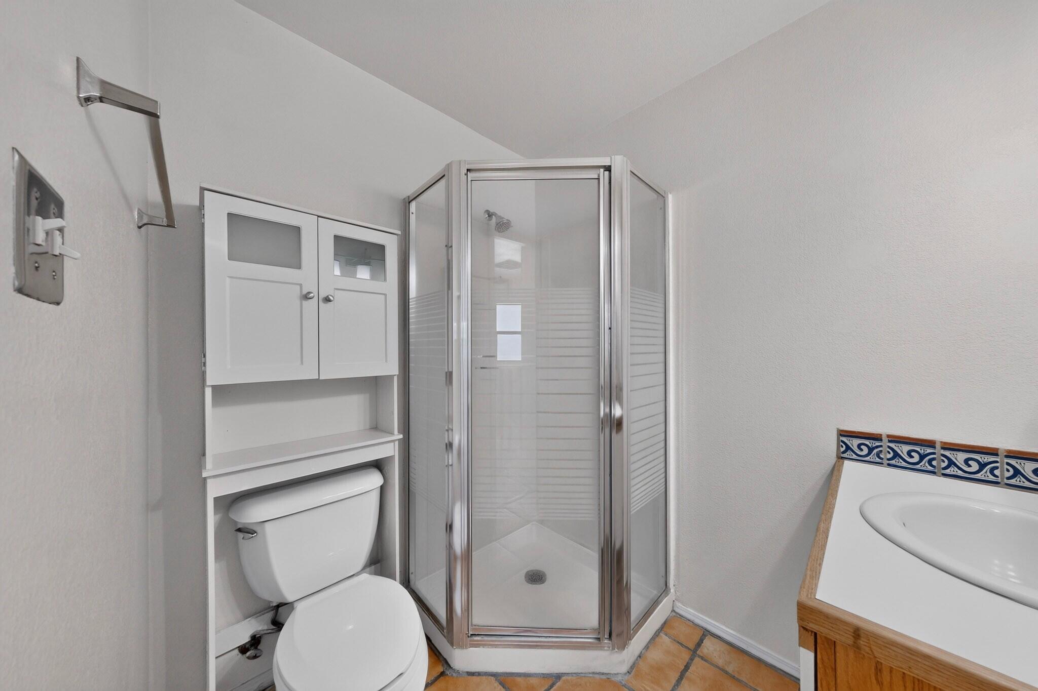 Photo 14 — 615 Menaul Boulevard NW UNIT E