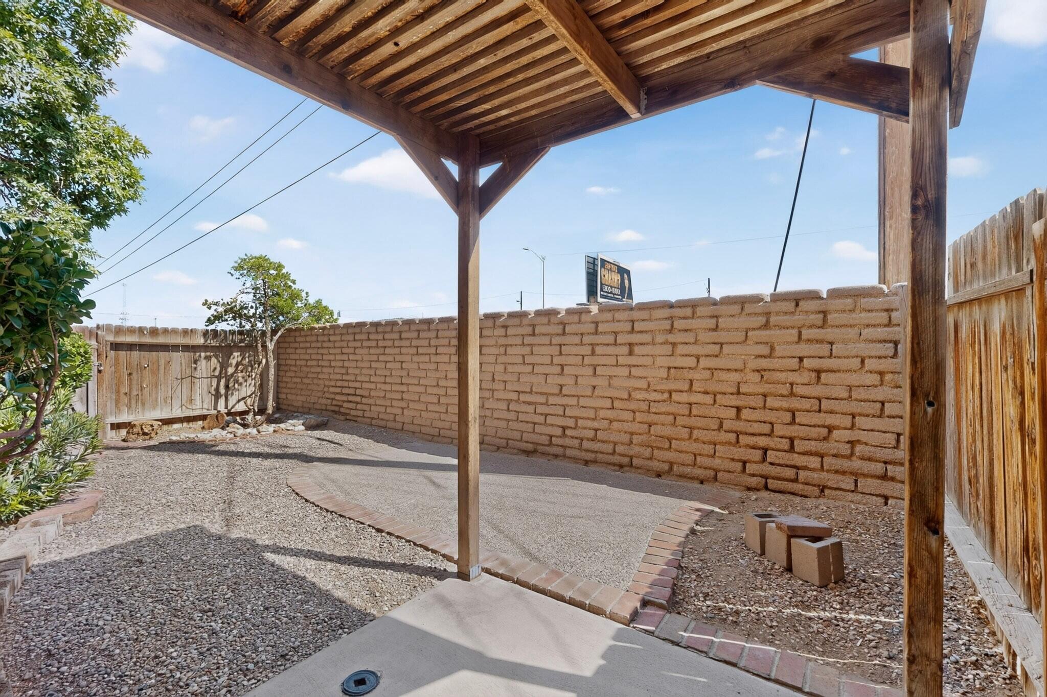 Photo 6 — 615 Menaul Boulevard NW UNIT E