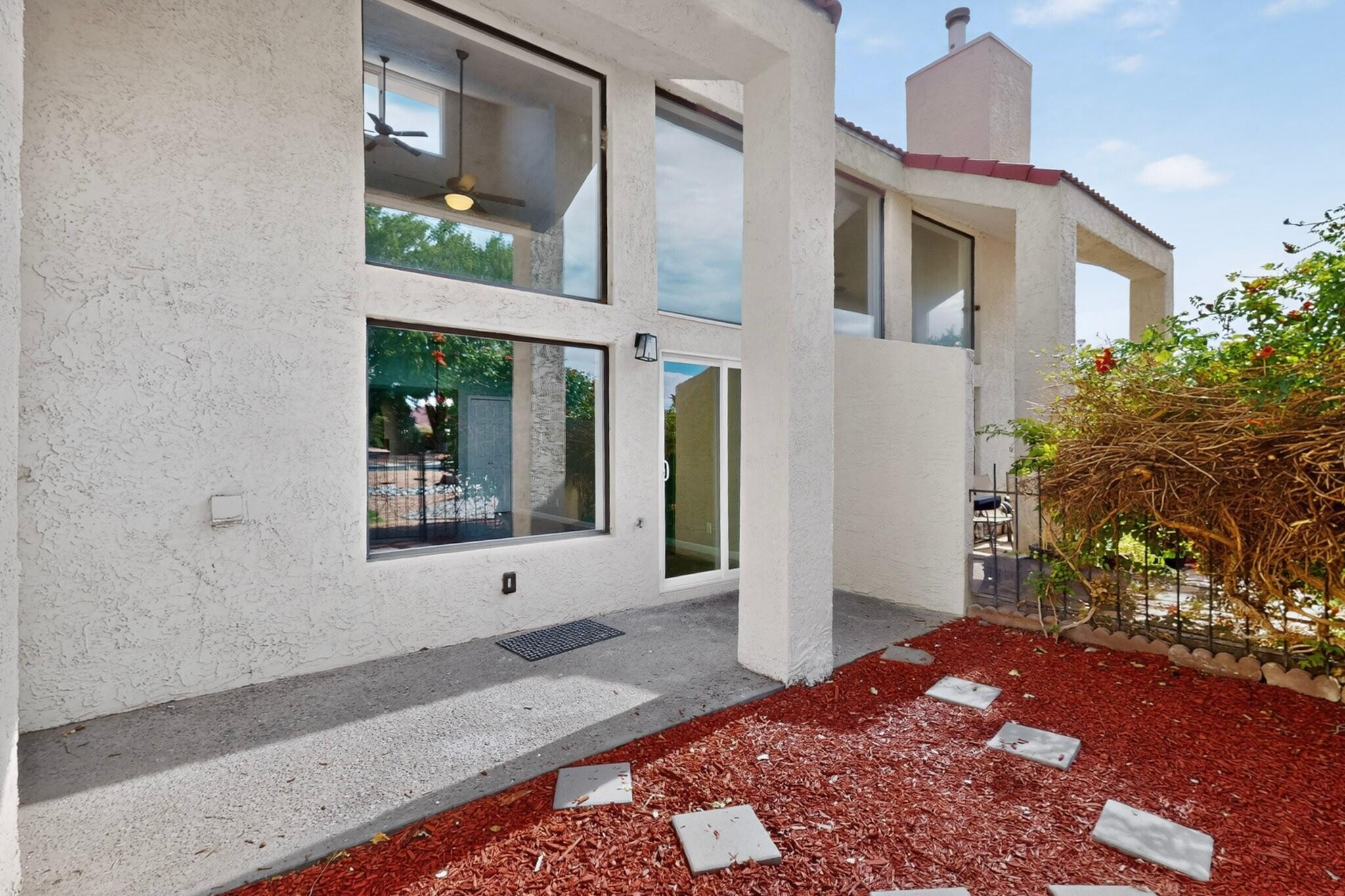Photo 8 — 617 Eastlake Court SE