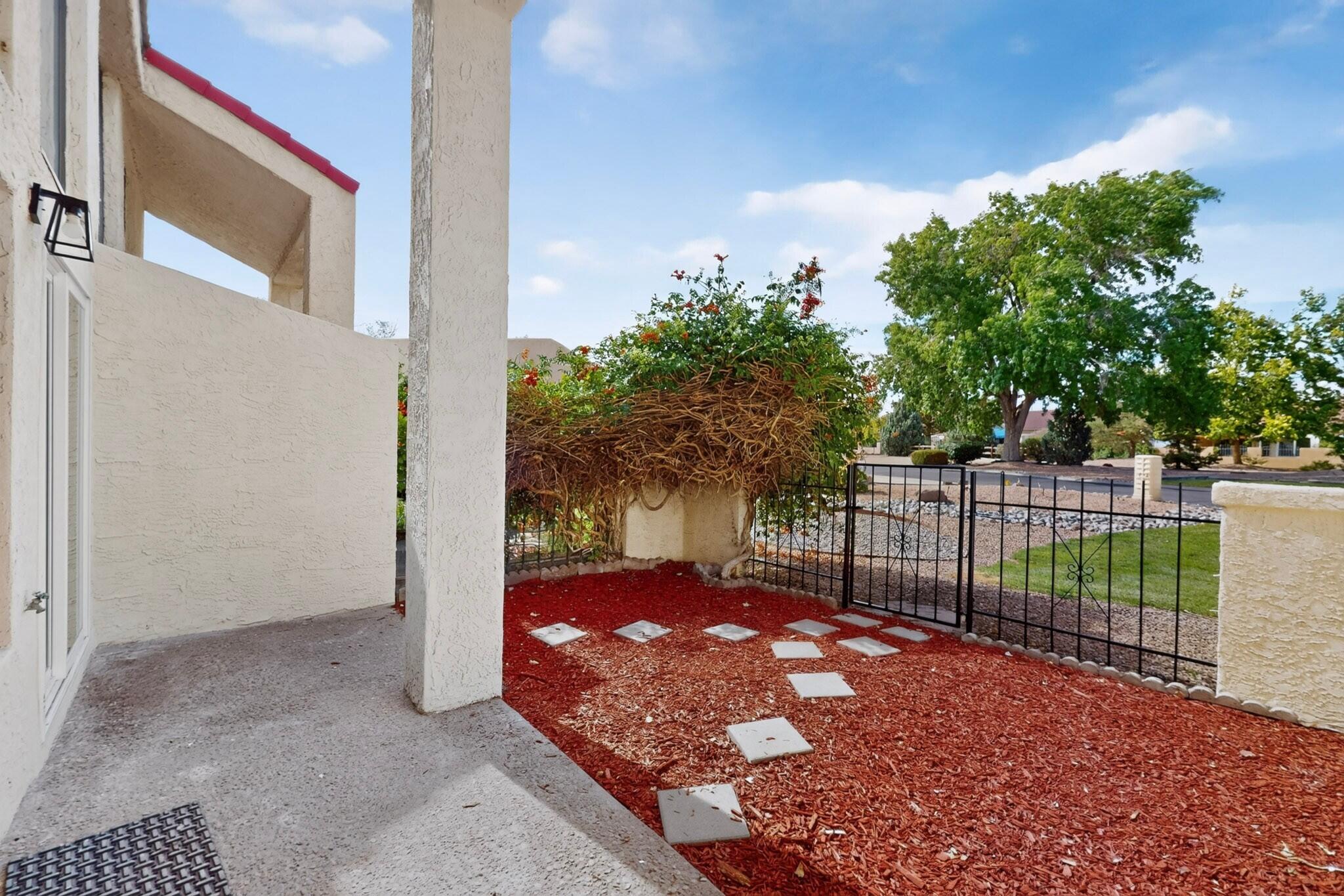 Photo 7 — 617 Eastlake Court SE