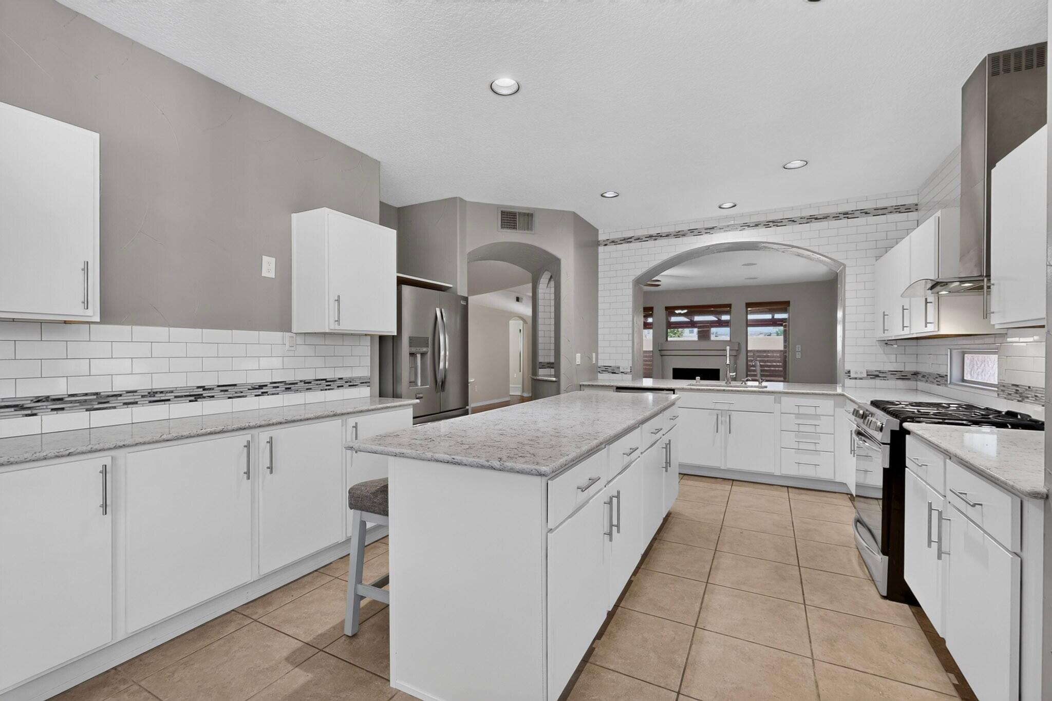 Photo 5 — 4505 Beresford Lane NW