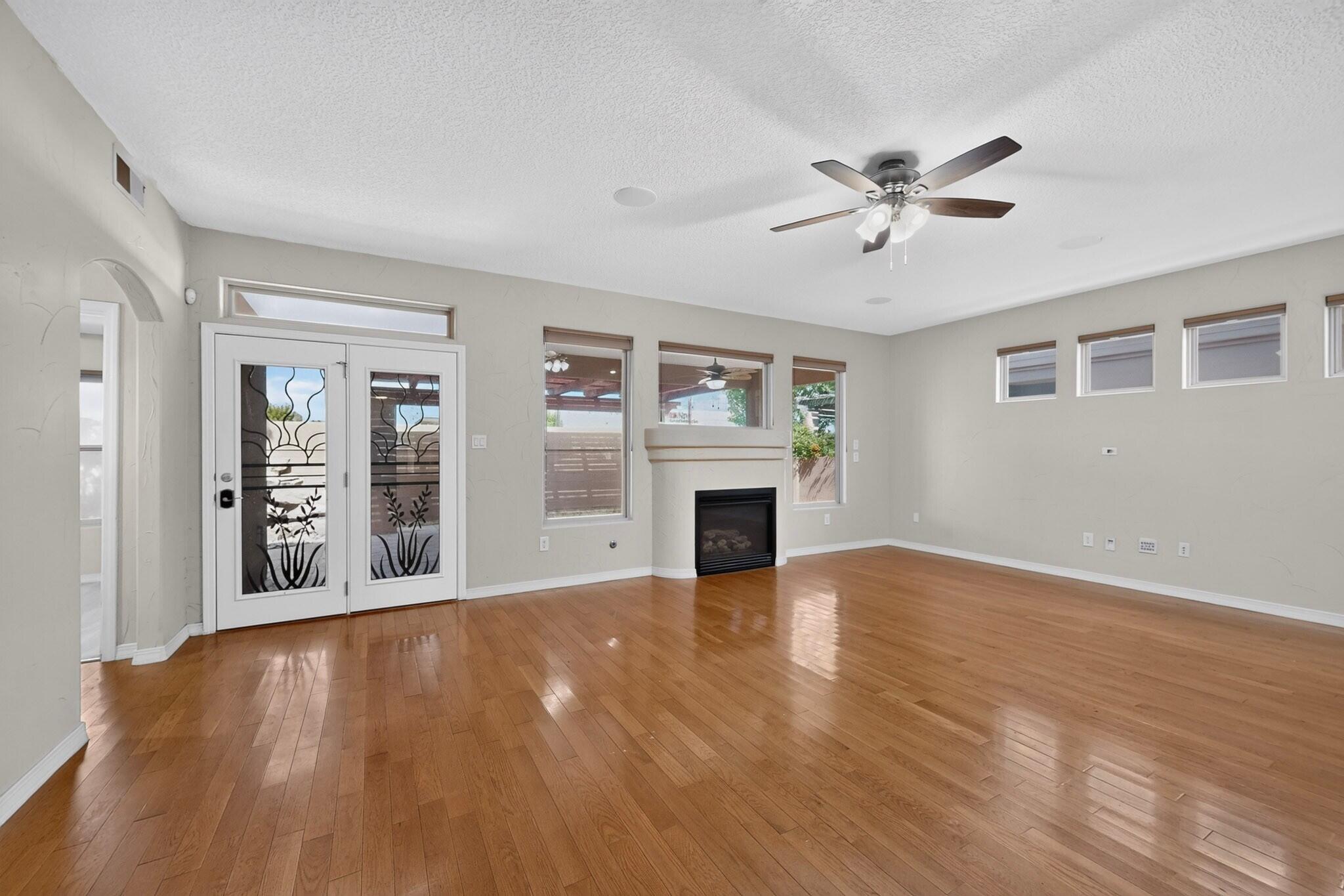 Photo 10 — 4505 Beresford Lane NW