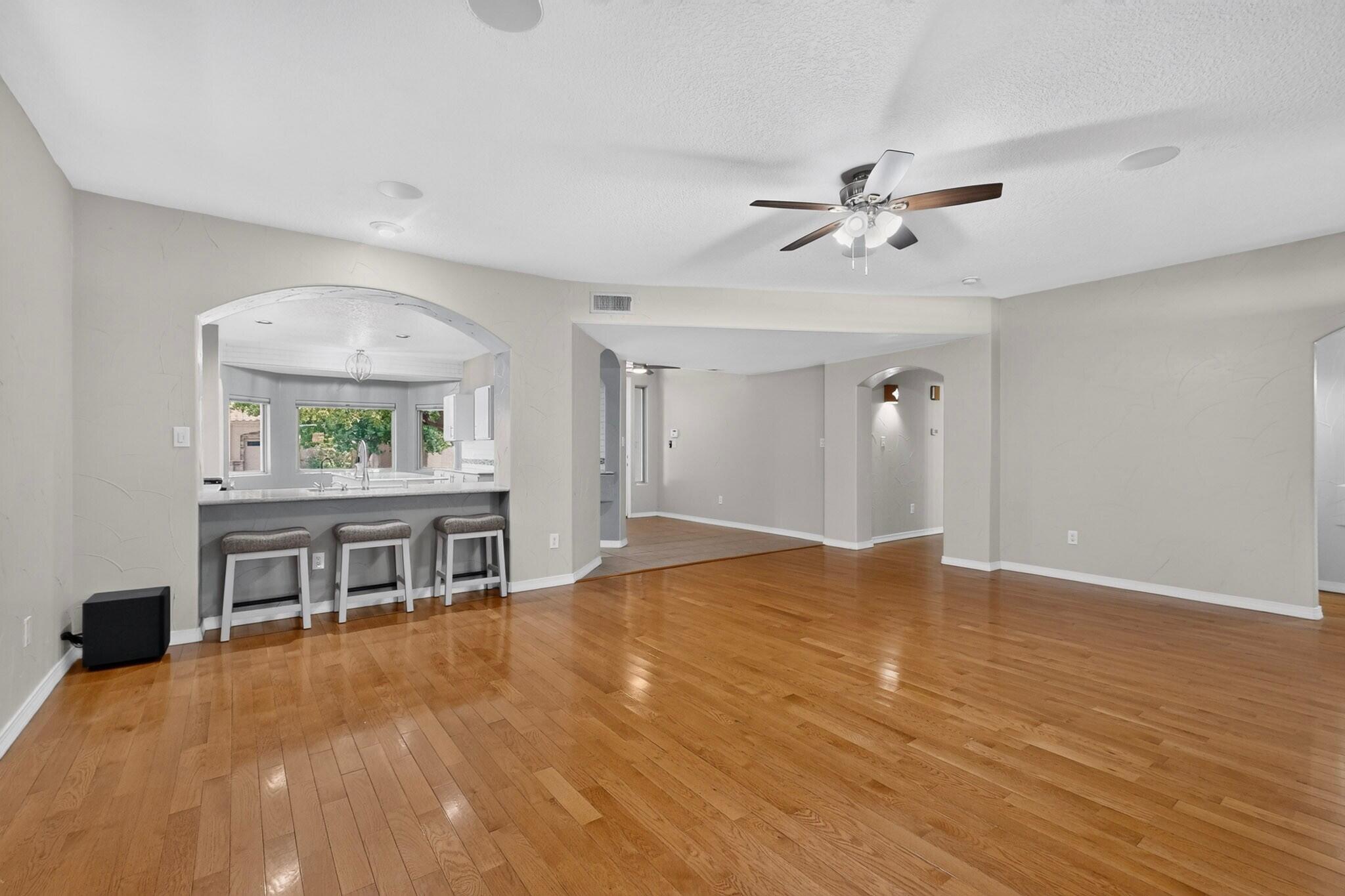 Photo 8 — 4505 Beresford Lane NW