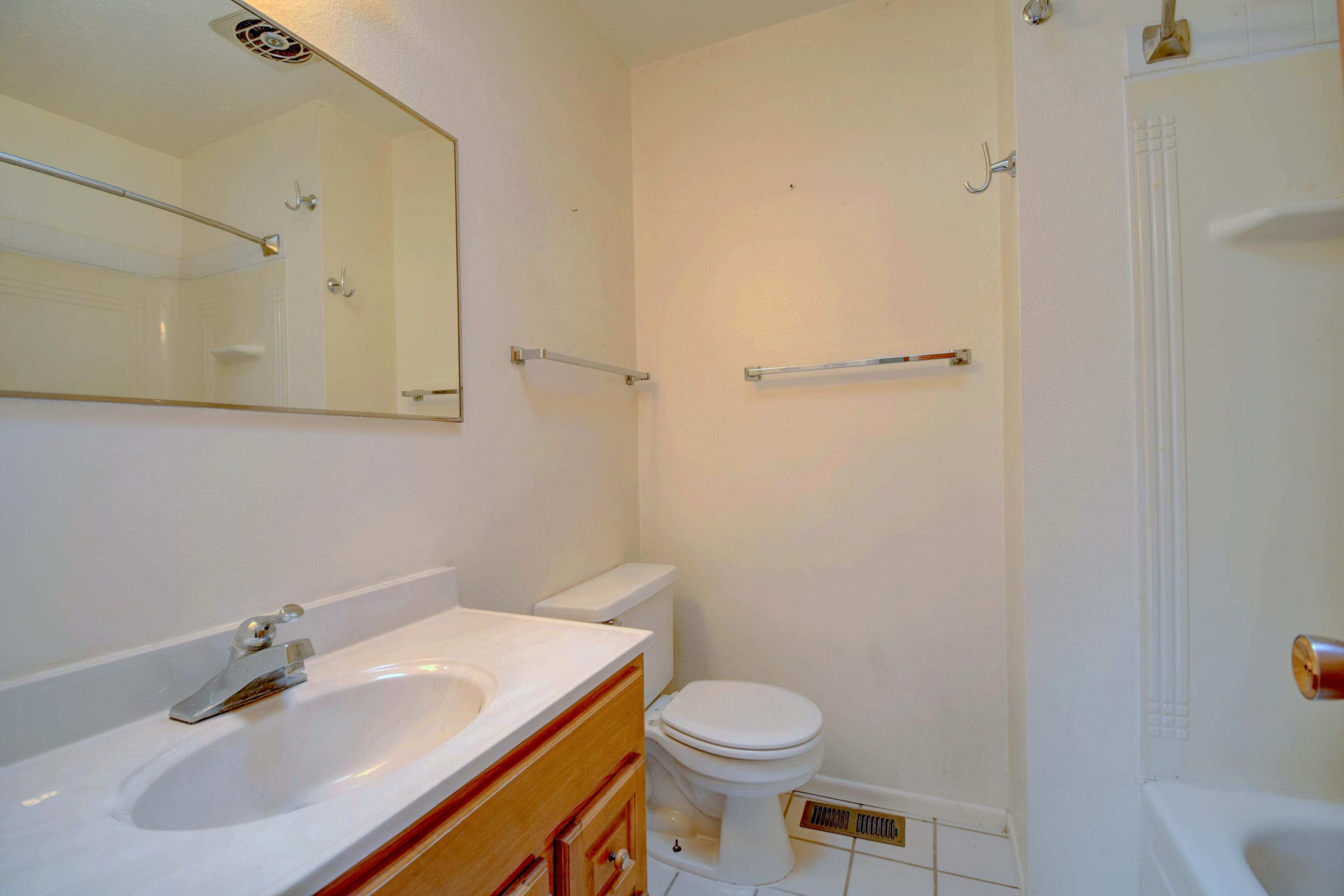 Photo 7 — 6224 Katson Avenue NE