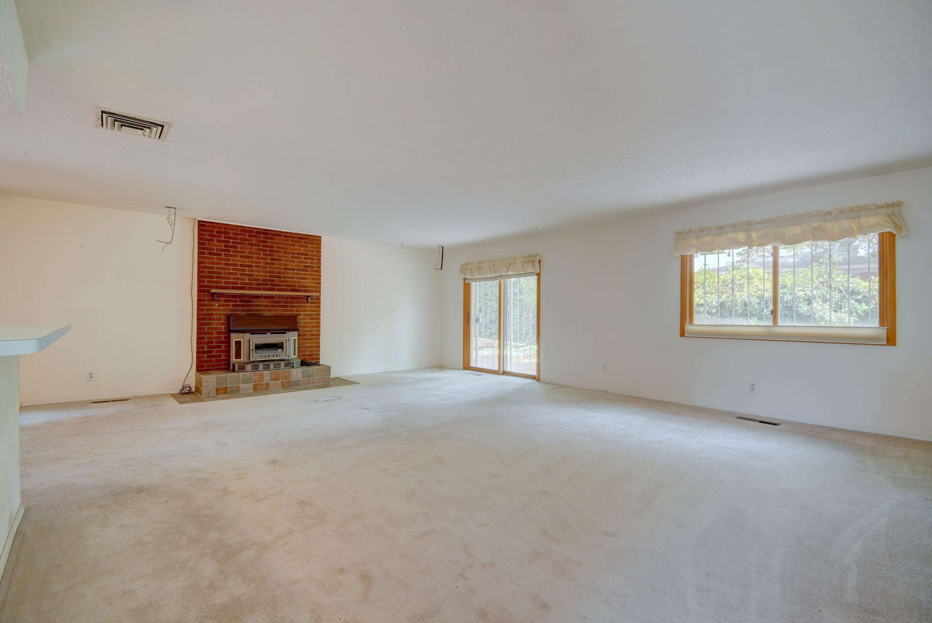 Photo 19 — 6224 Katson Avenue NE
