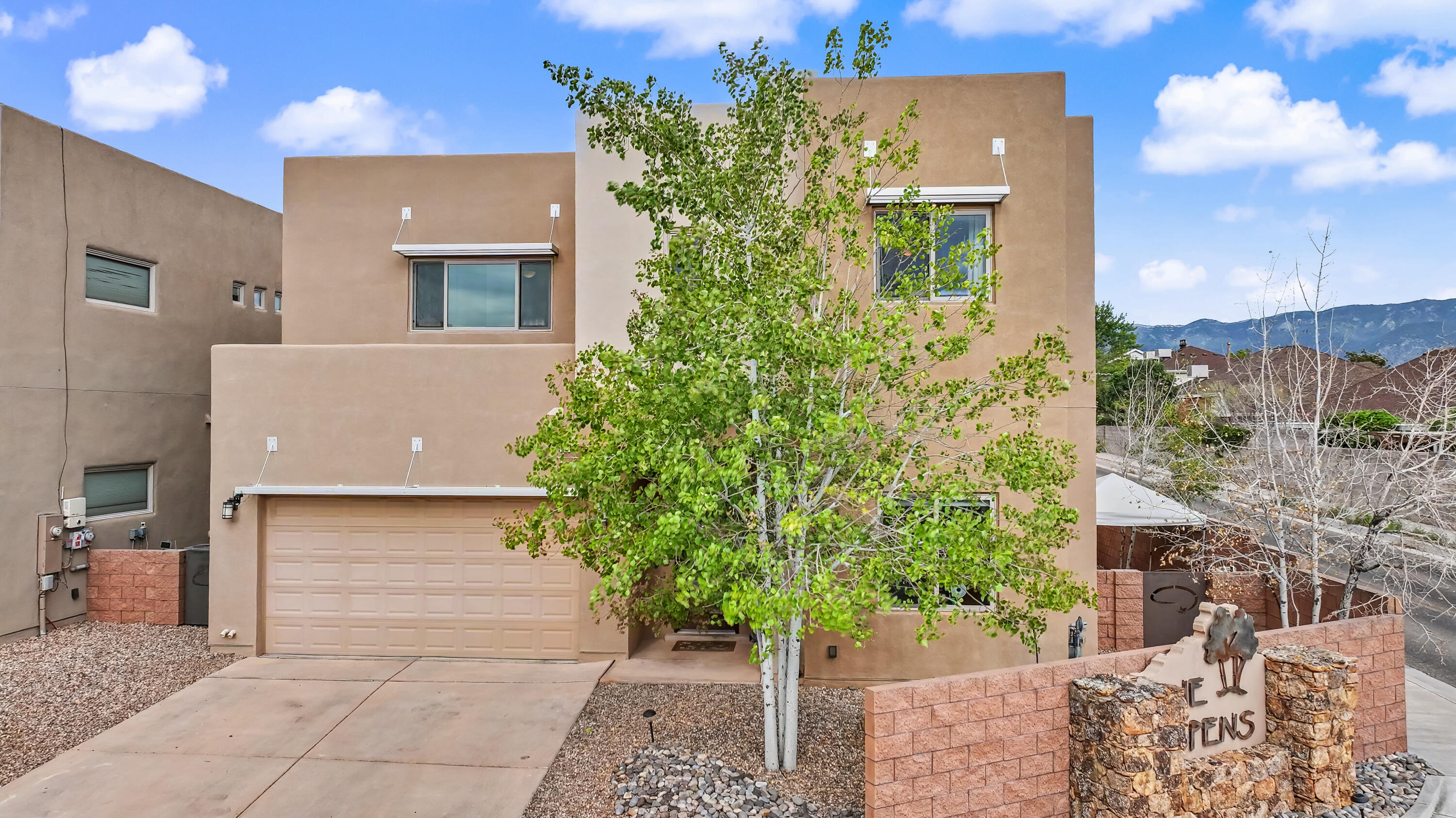 8700 Aspen Leaf Drive NE, Albuquerque, NM 87122