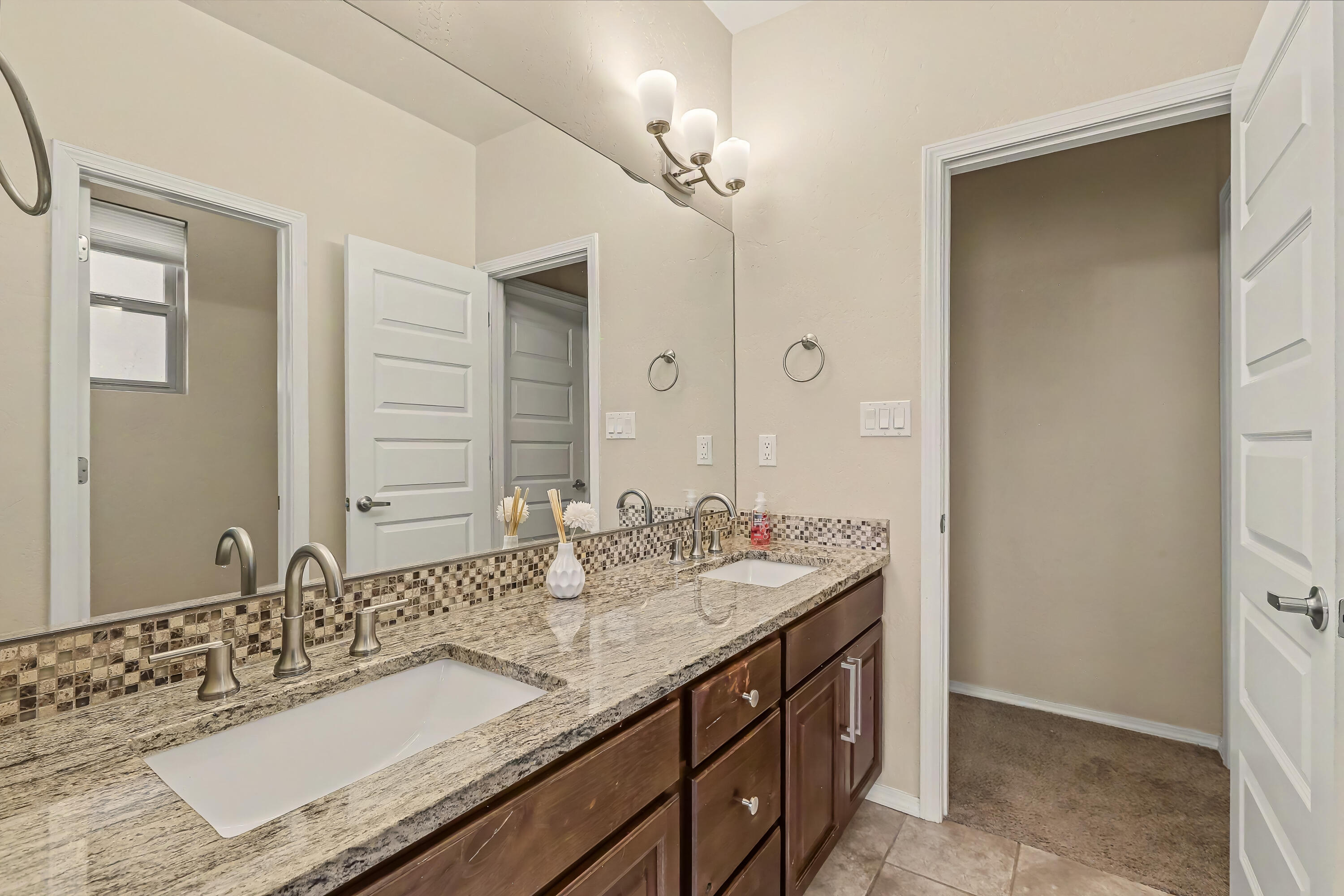 Photo 11 — 8700 Aspen Leaf Drive NE