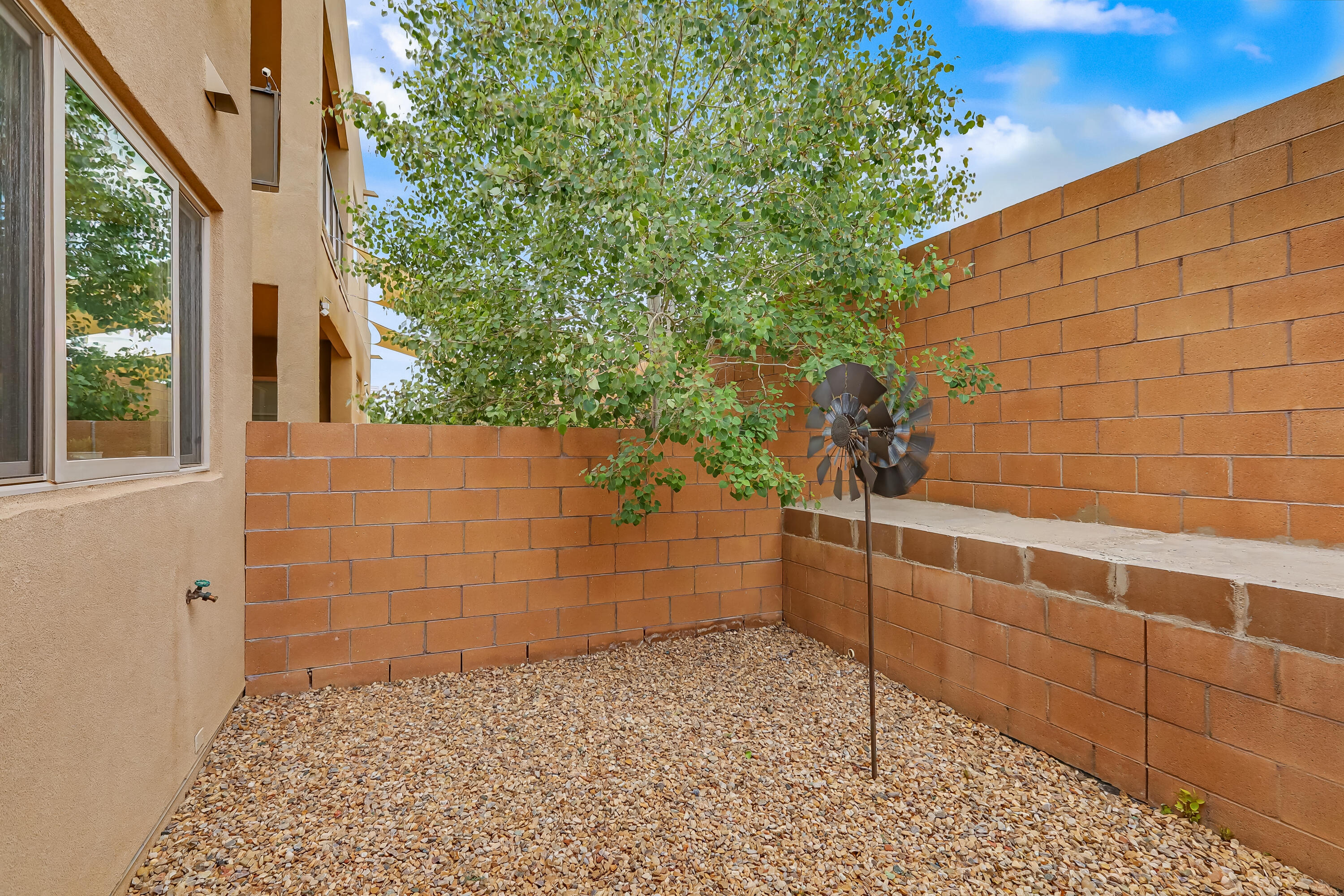 Photo 4 — 8700 Aspen Leaf Drive NE