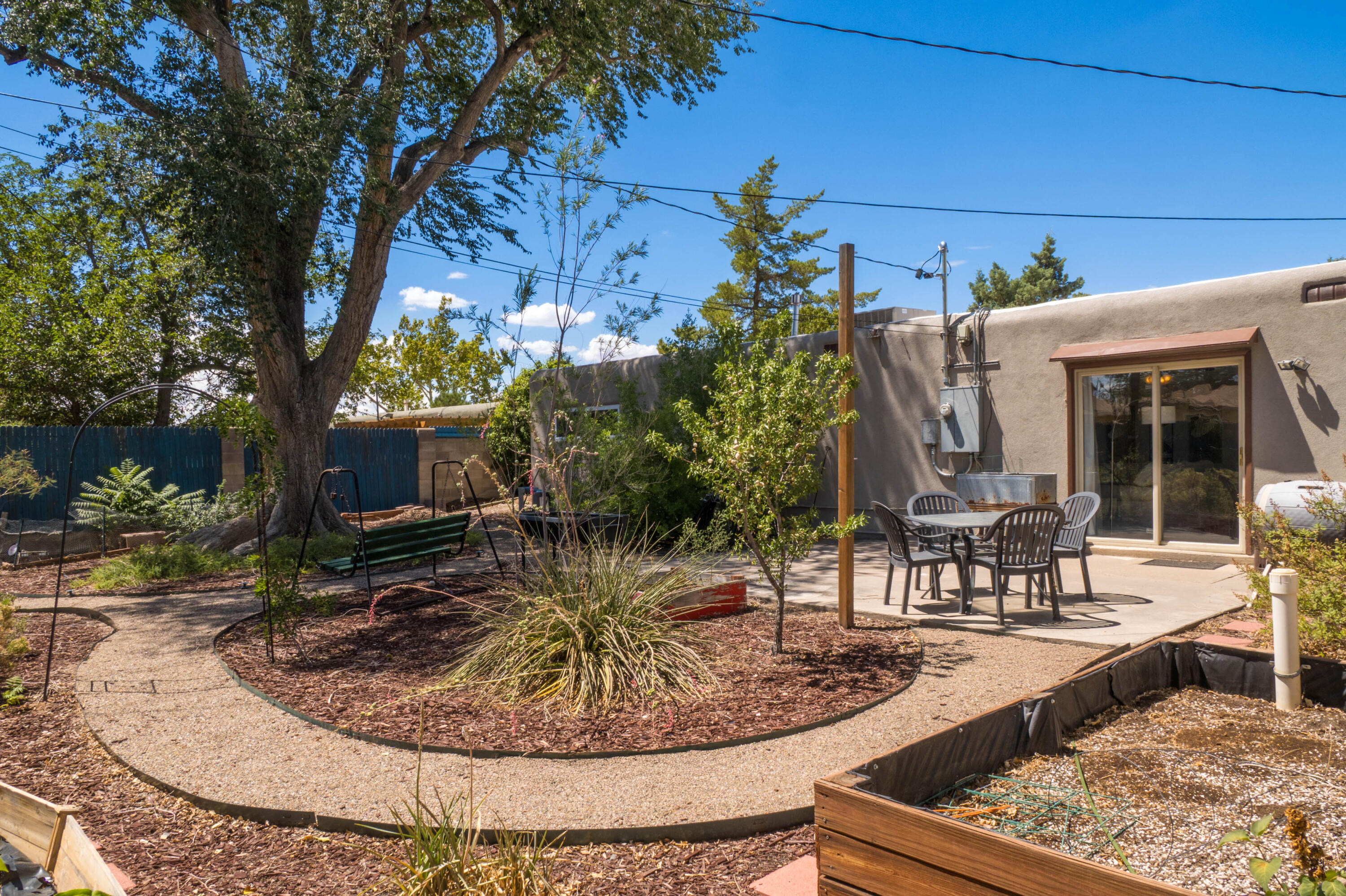 Photo 7 — 4204 San Andres Avenue NE