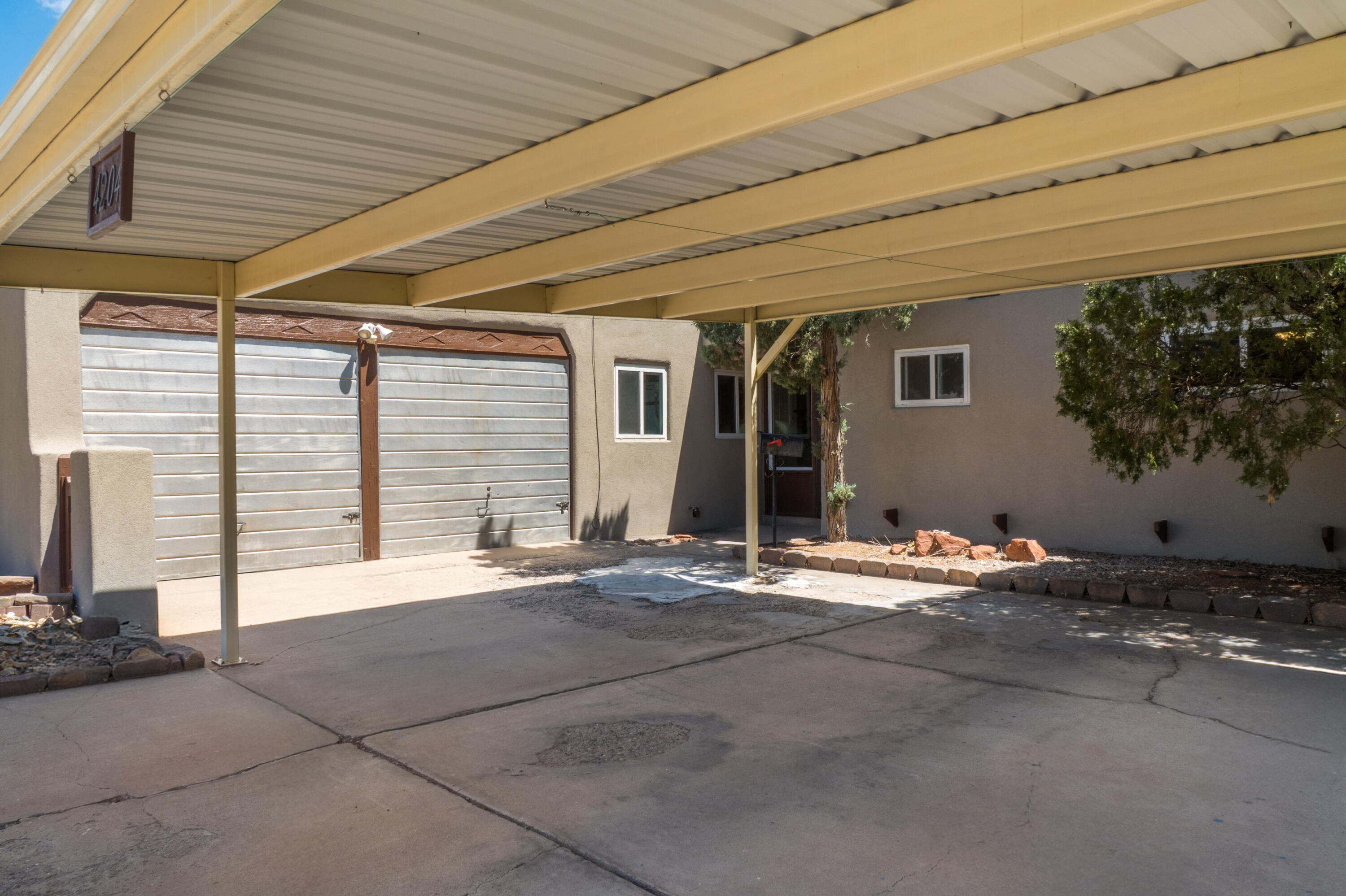 Photo 3 — 4204 San Andres Avenue NE