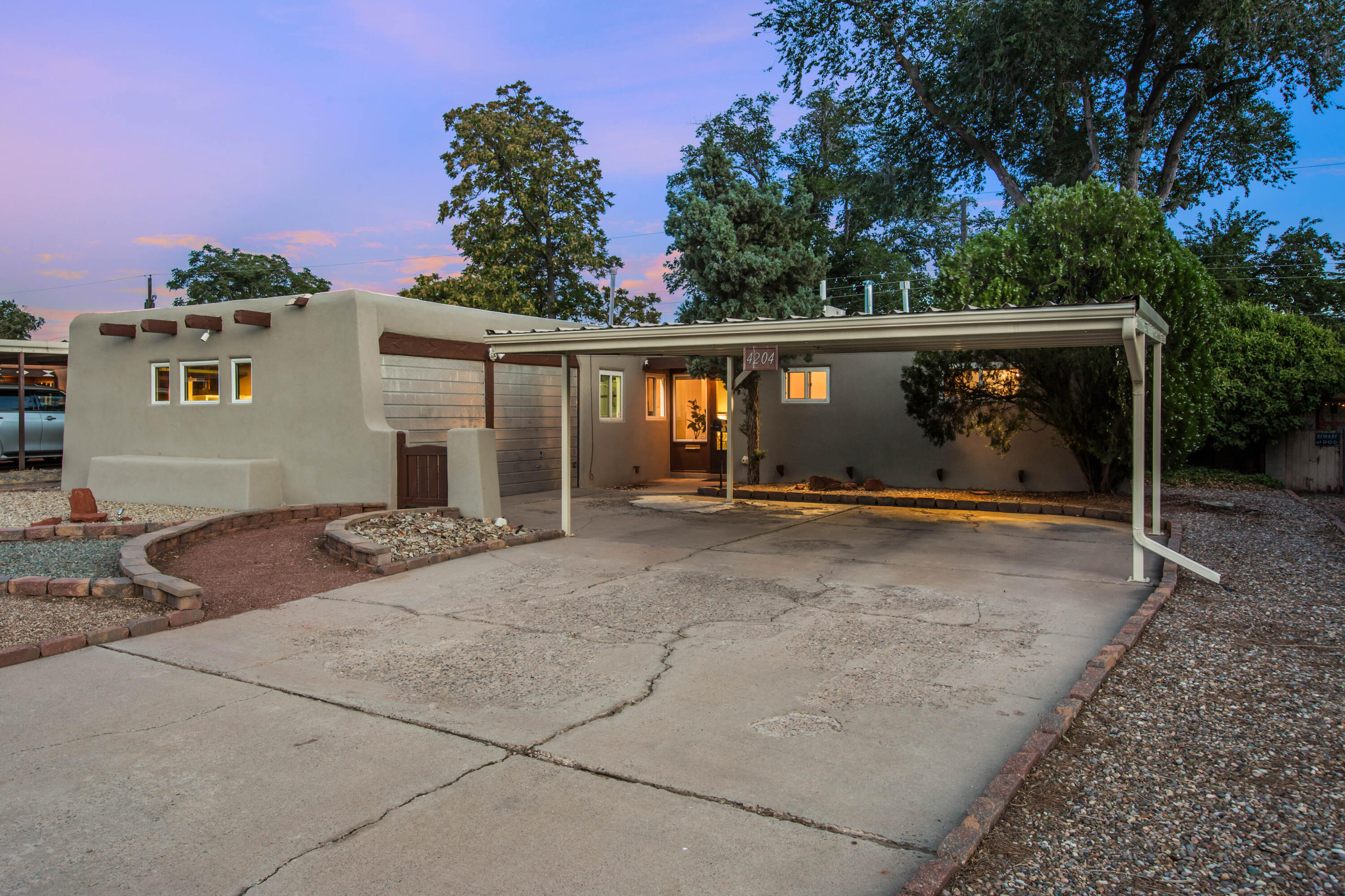 Photo 2 — 4204 San Andres Avenue NE