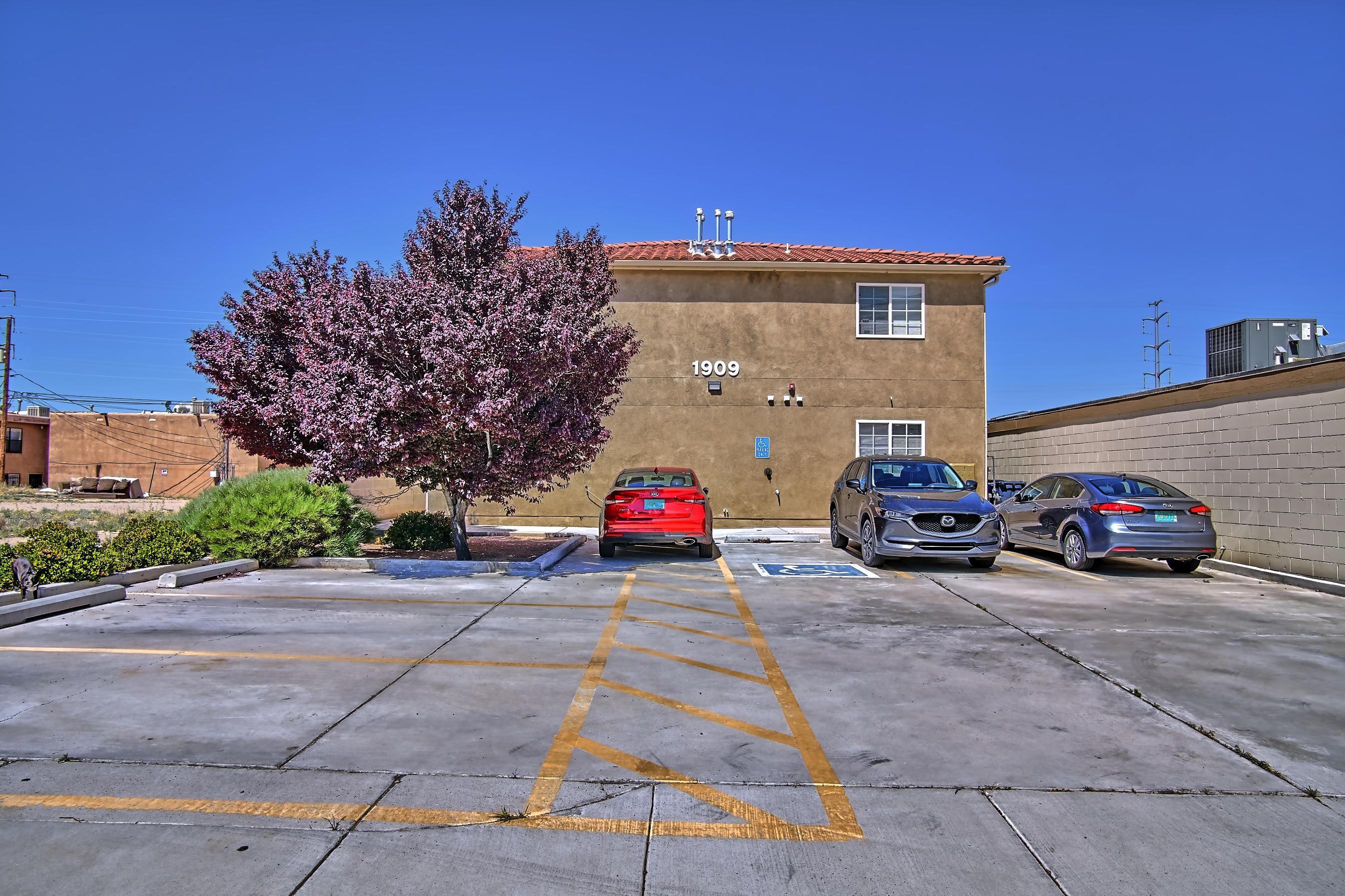1909 Wilmoore Drive SE B, Albuquerque, NM 87106