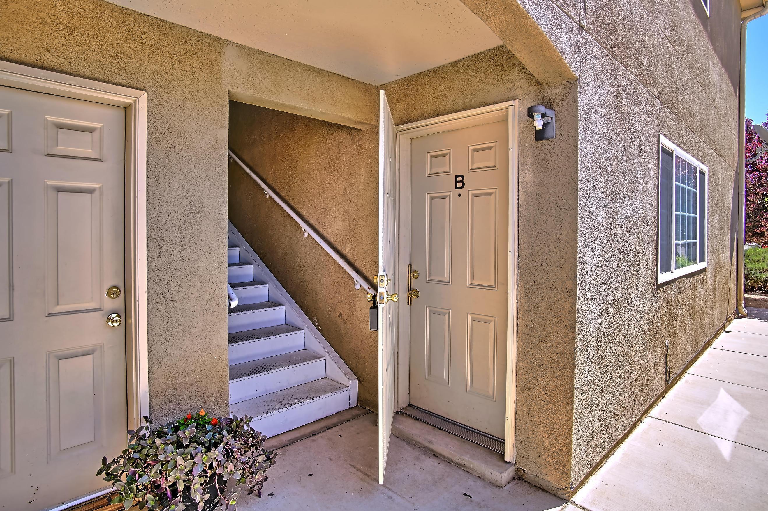 Photo 4 — 1909 Wilmoore Drive SE B