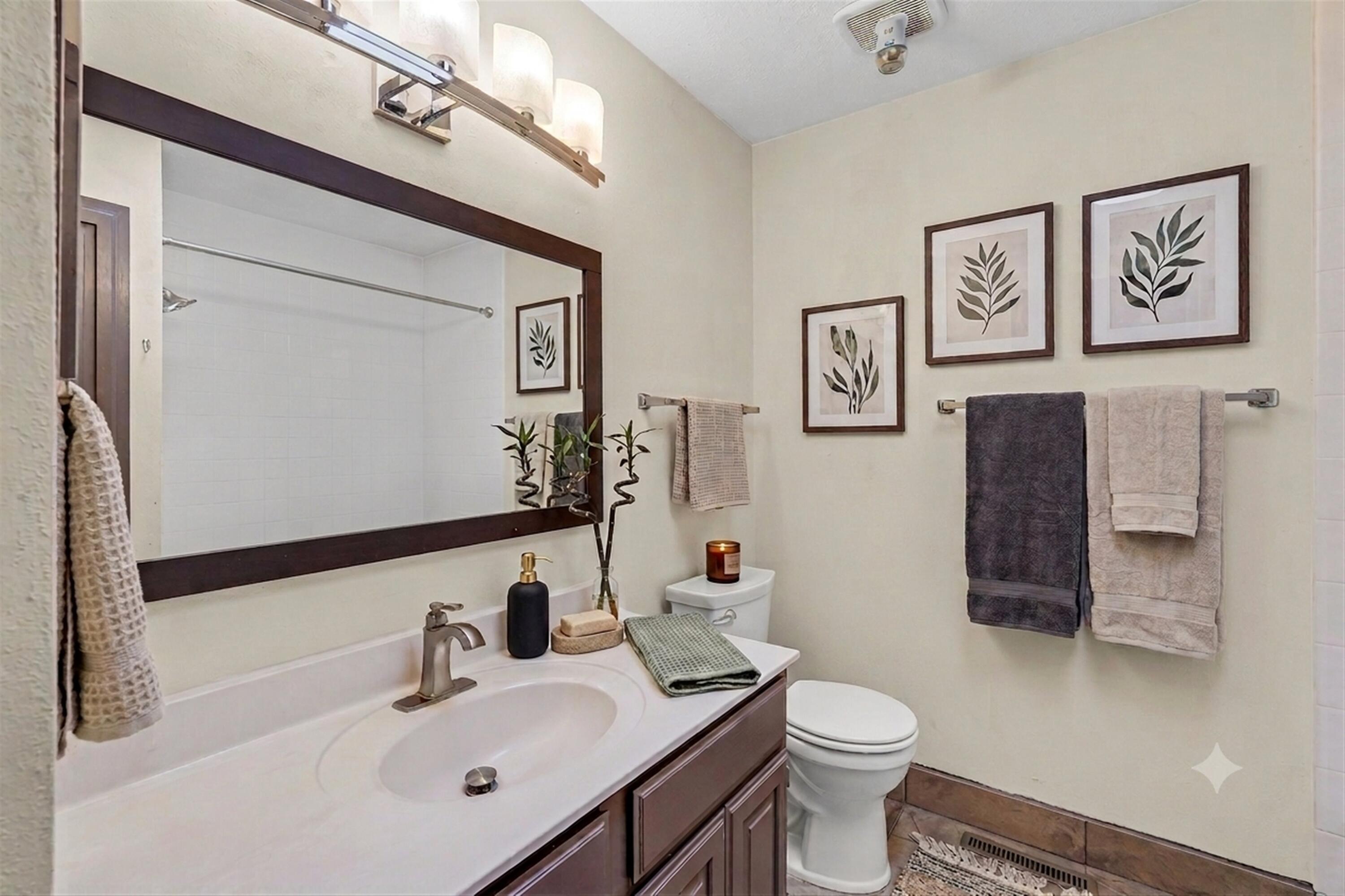 Photo 14 — 6412 Wilmington NE