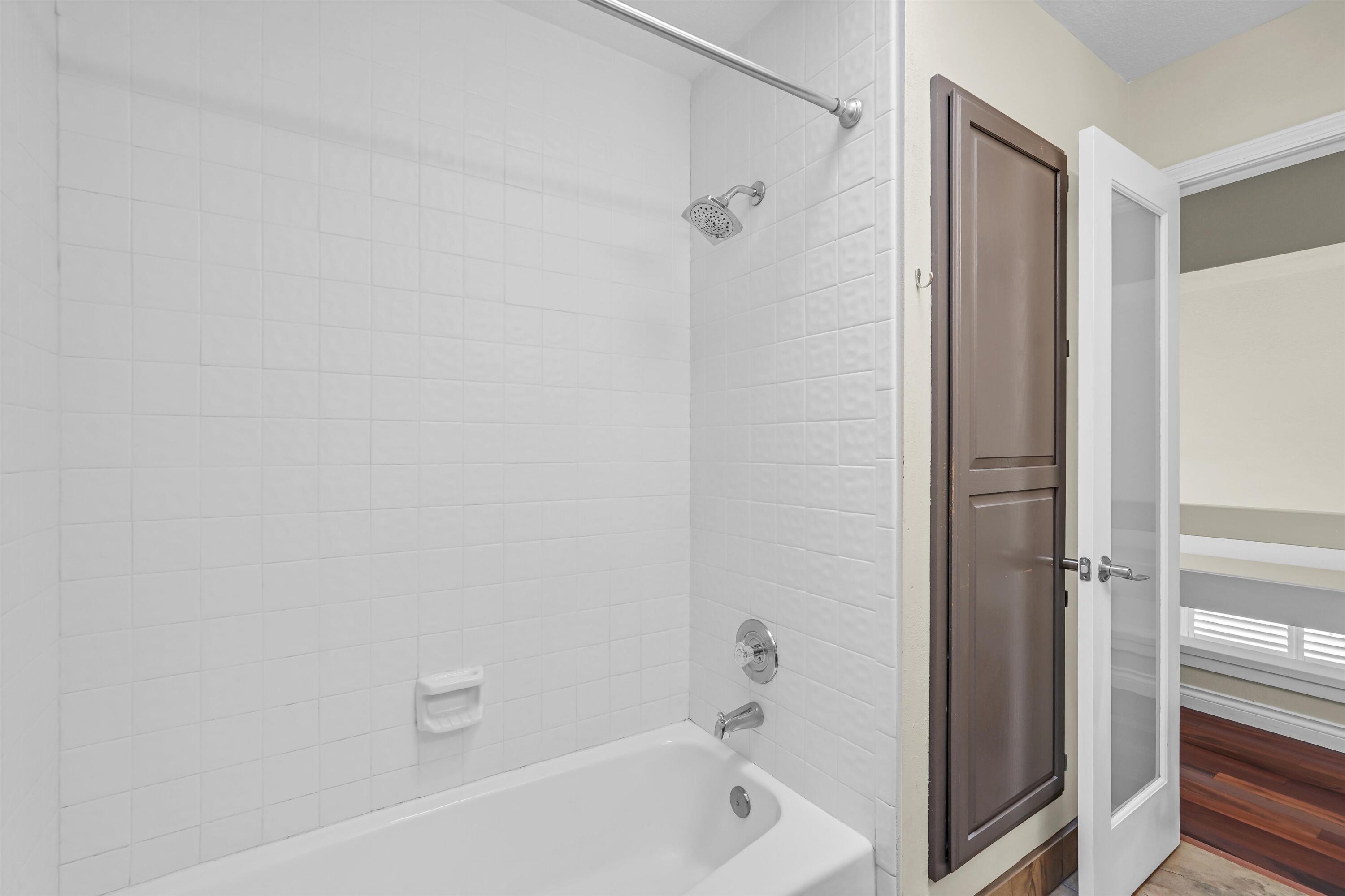 Photo 12 — 6412 Wilmington NE