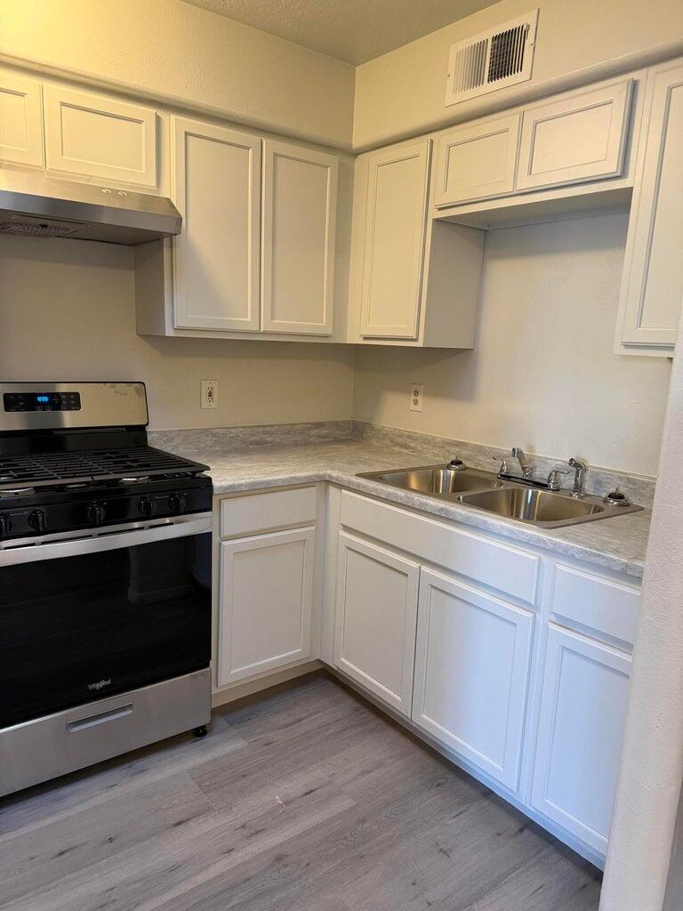 Photo 15 — 8 10th Street SW