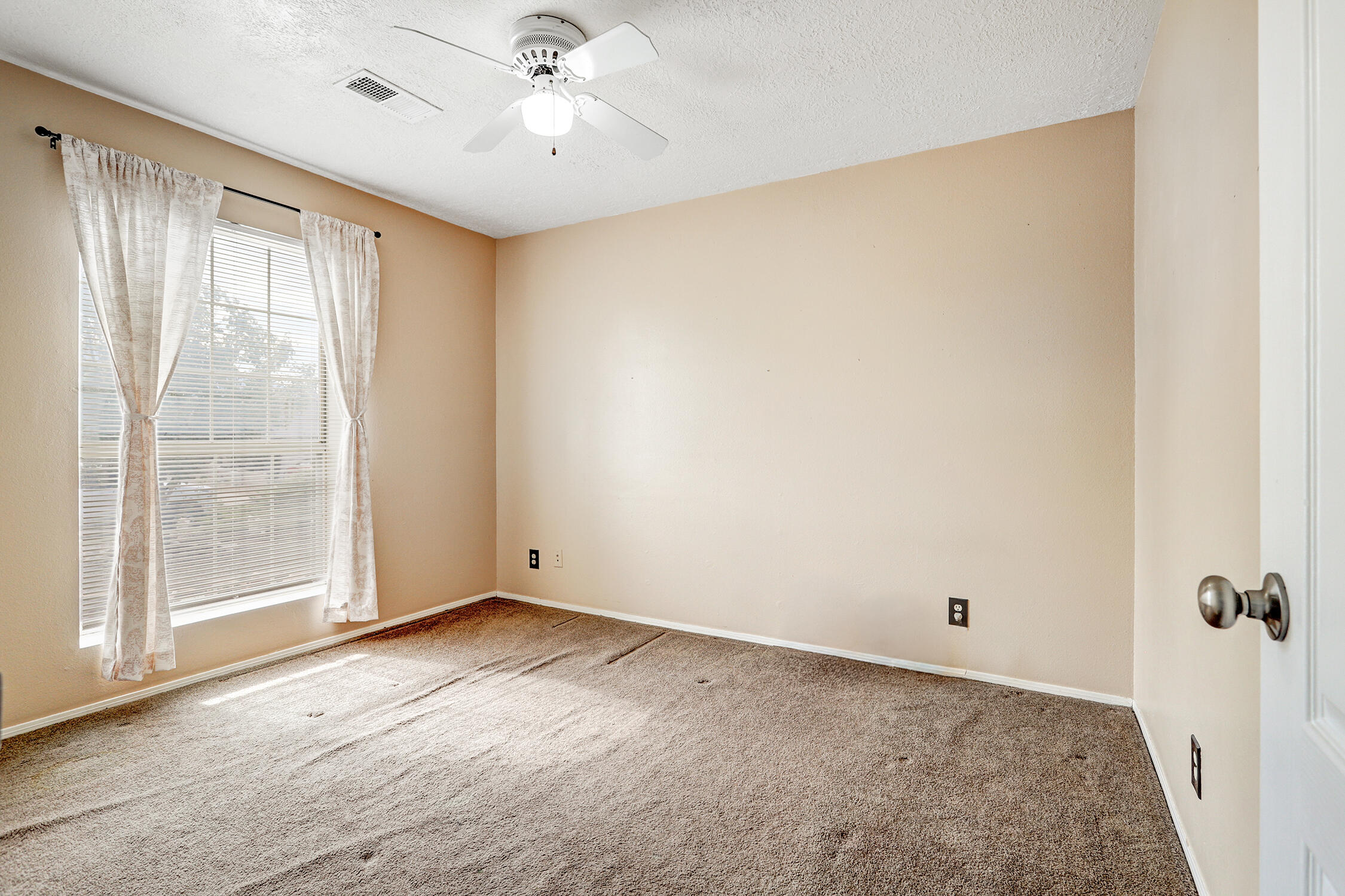 Photo 16 — 2040 Clearwater Loop NE