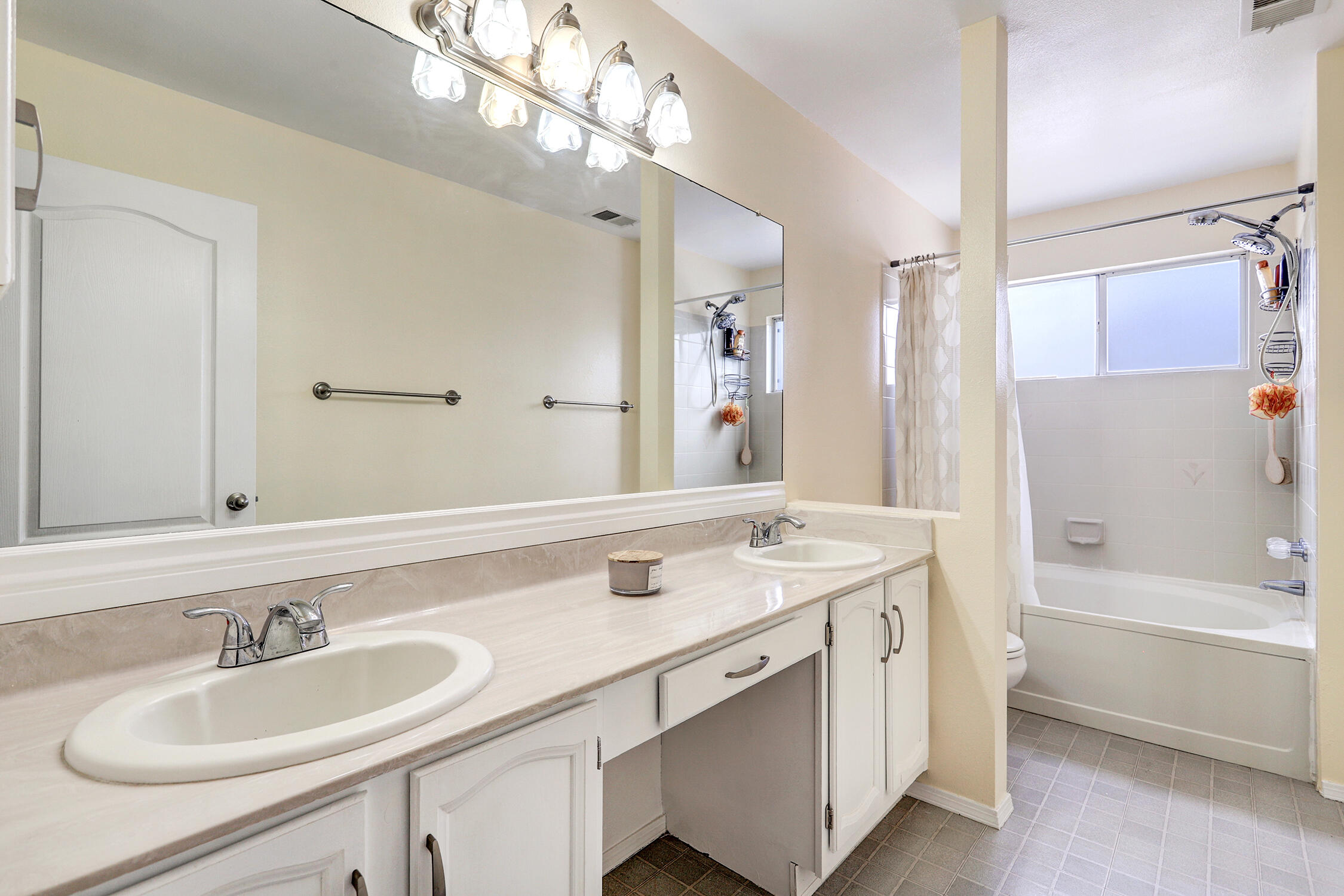 Photo 11 — 2040 Clearwater Loop NE