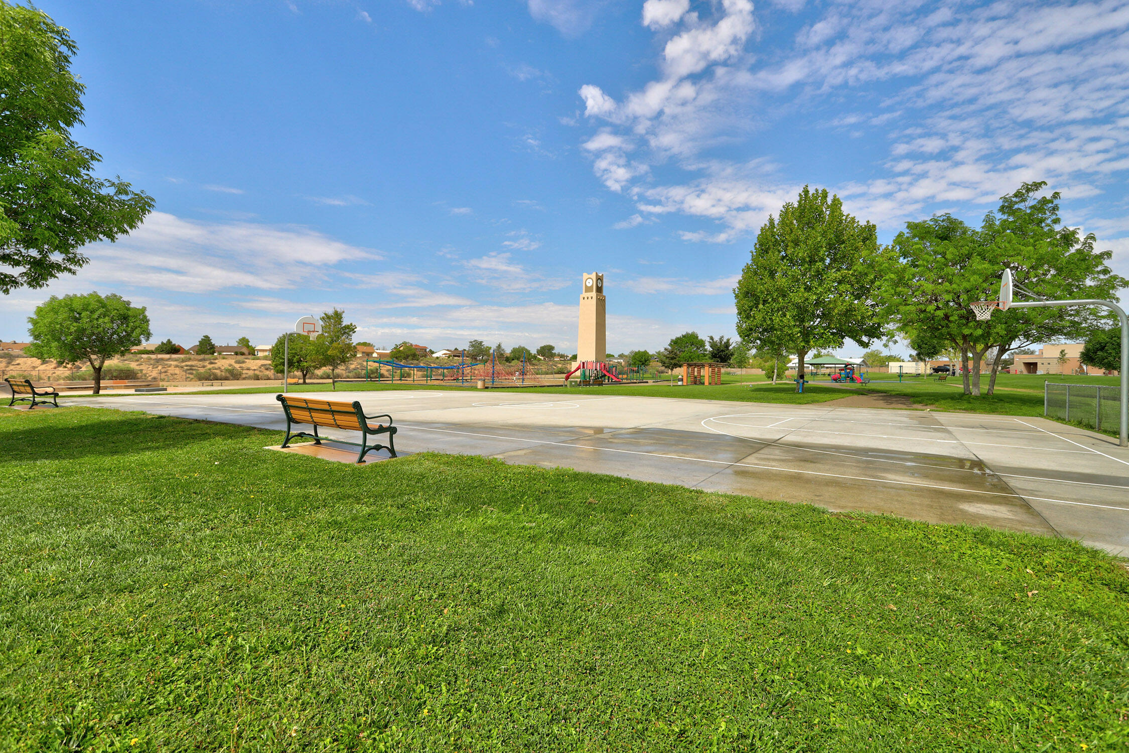 Photo 3 — 2040 Clearwater Loop NE