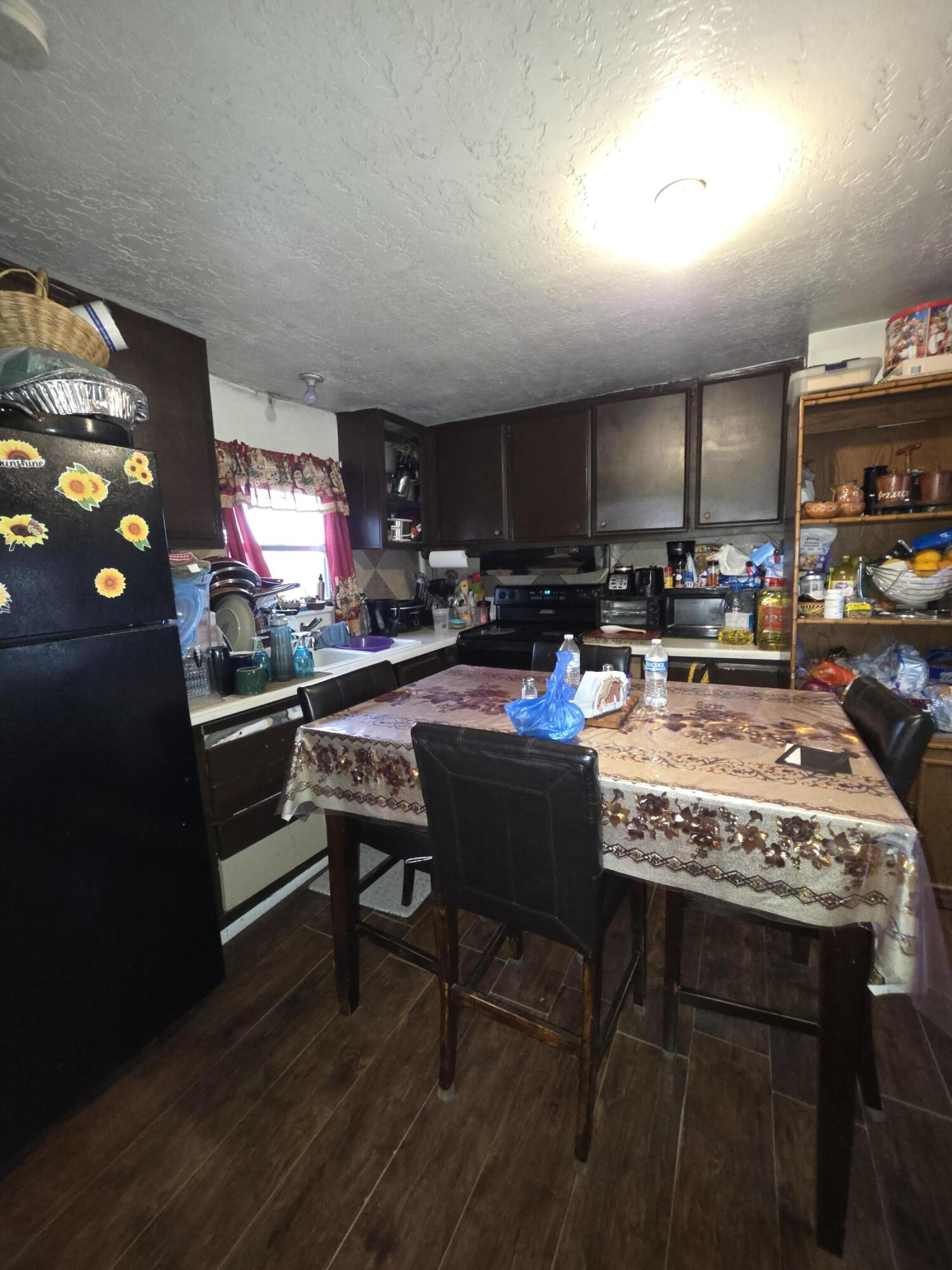 Photo 2 — 1210 2nd Avenue NW