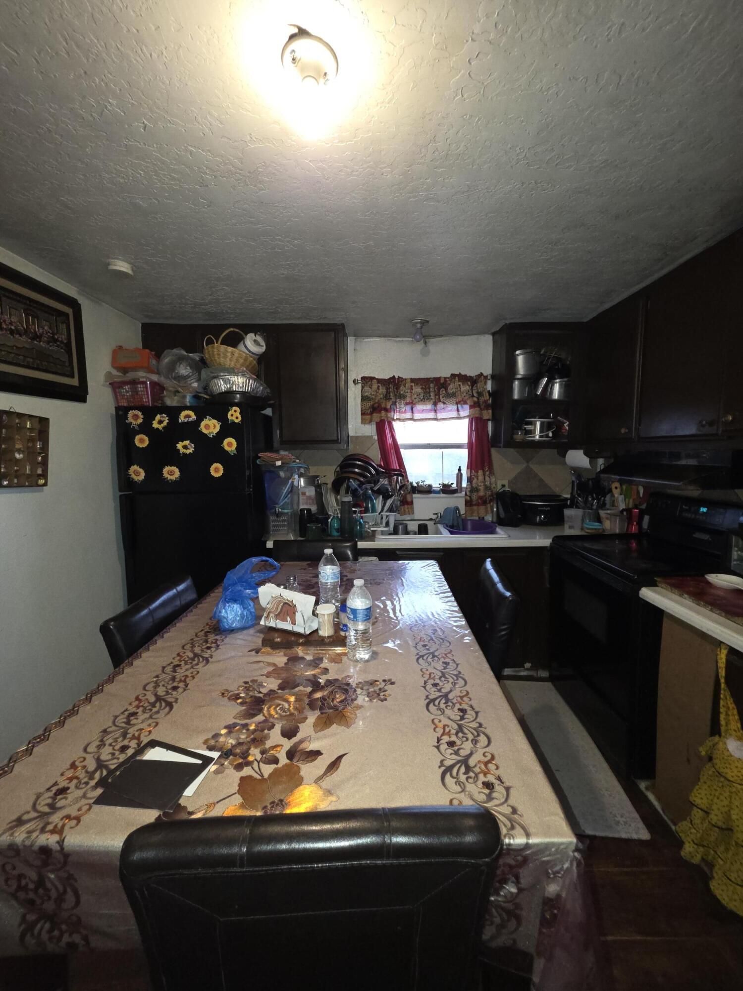 Photo 8 — 1210 2nd Avenue NW