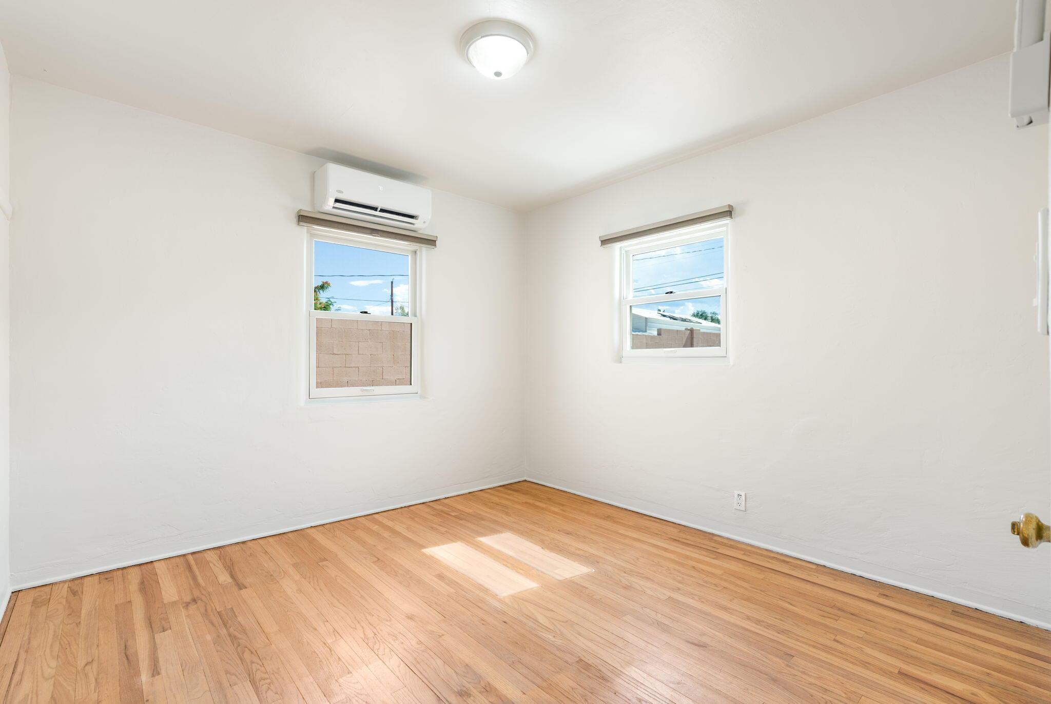 Photo 5 — 2824 Manzano Street NE